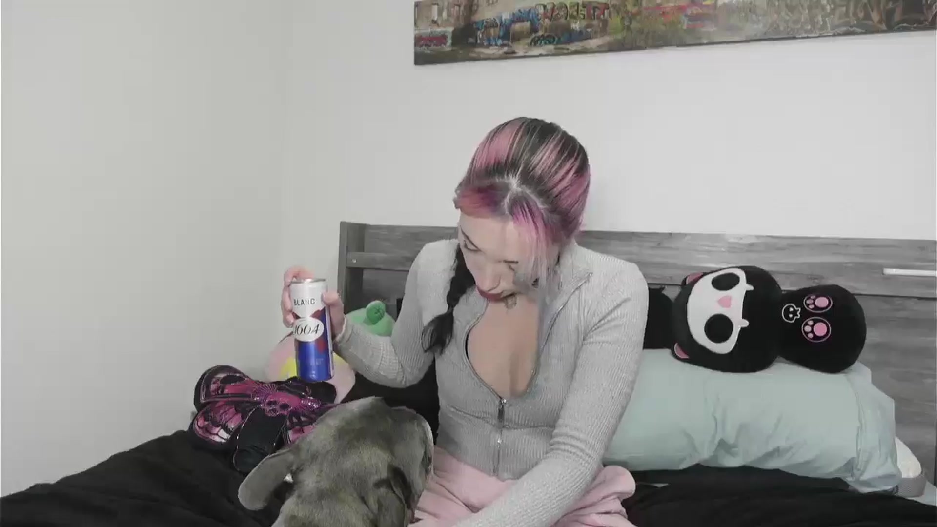 Gallery image thumbnail from Hxzel's myfreecams stream on, 03/25/2026, 04:25 image 17 of 20