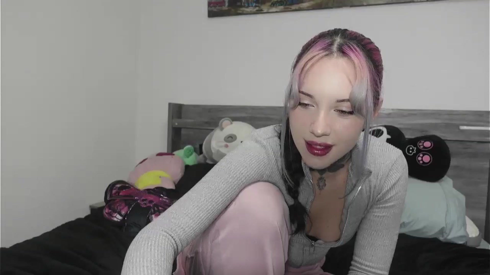 Gallery image thumbnail from Hxzel's myfreecams stream on, 03/25/2026, 04:25 image 2 of 20