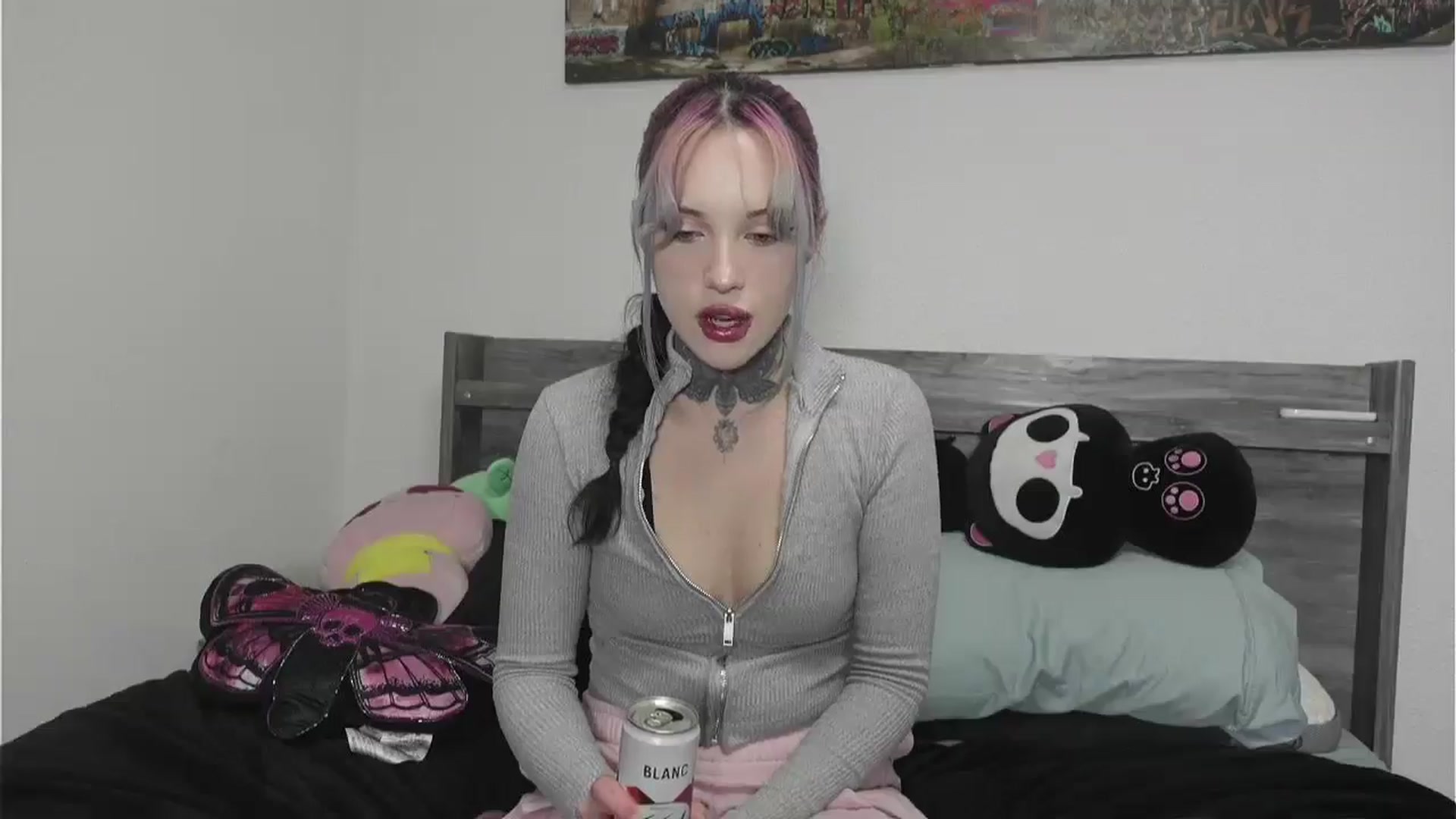 Gallery image thumbnail from Hxzel's myfreecams stream on, 03/25/2026, 04:25 image 9 of 20