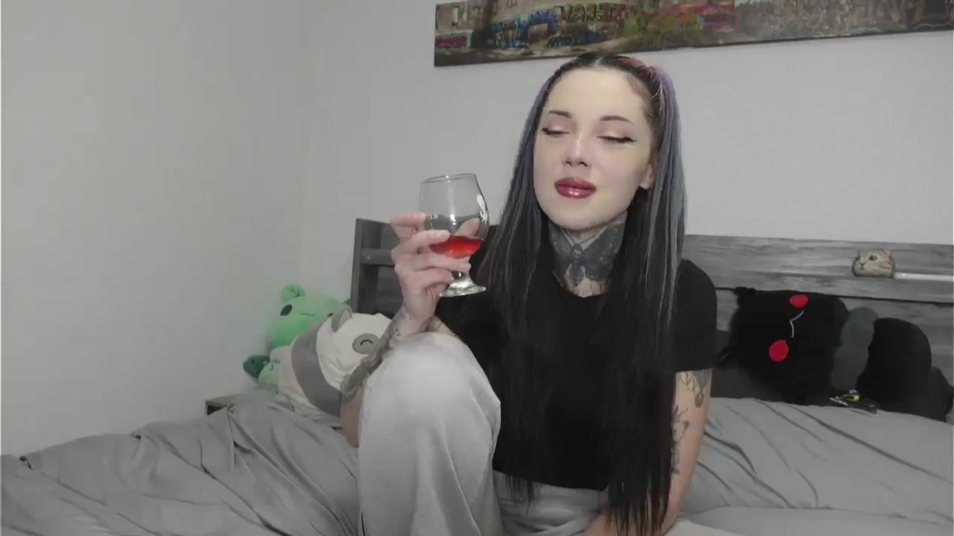 Gallery image thumbnail from Hxzel's myfreecams stream on, 04/08/2026, 03:44 image 8 of 20