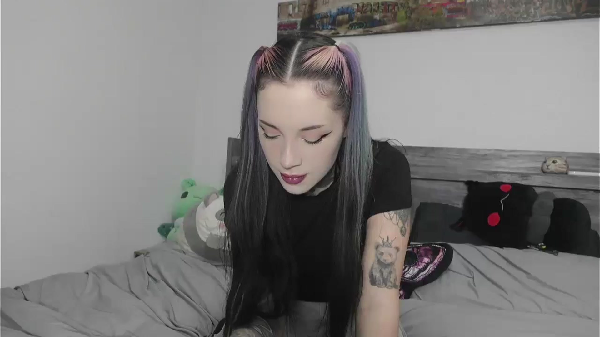 Gallery image thumbnail from Hxzel's myfreecams stream on, 04/08/2026, 03:44 image 2 of 20