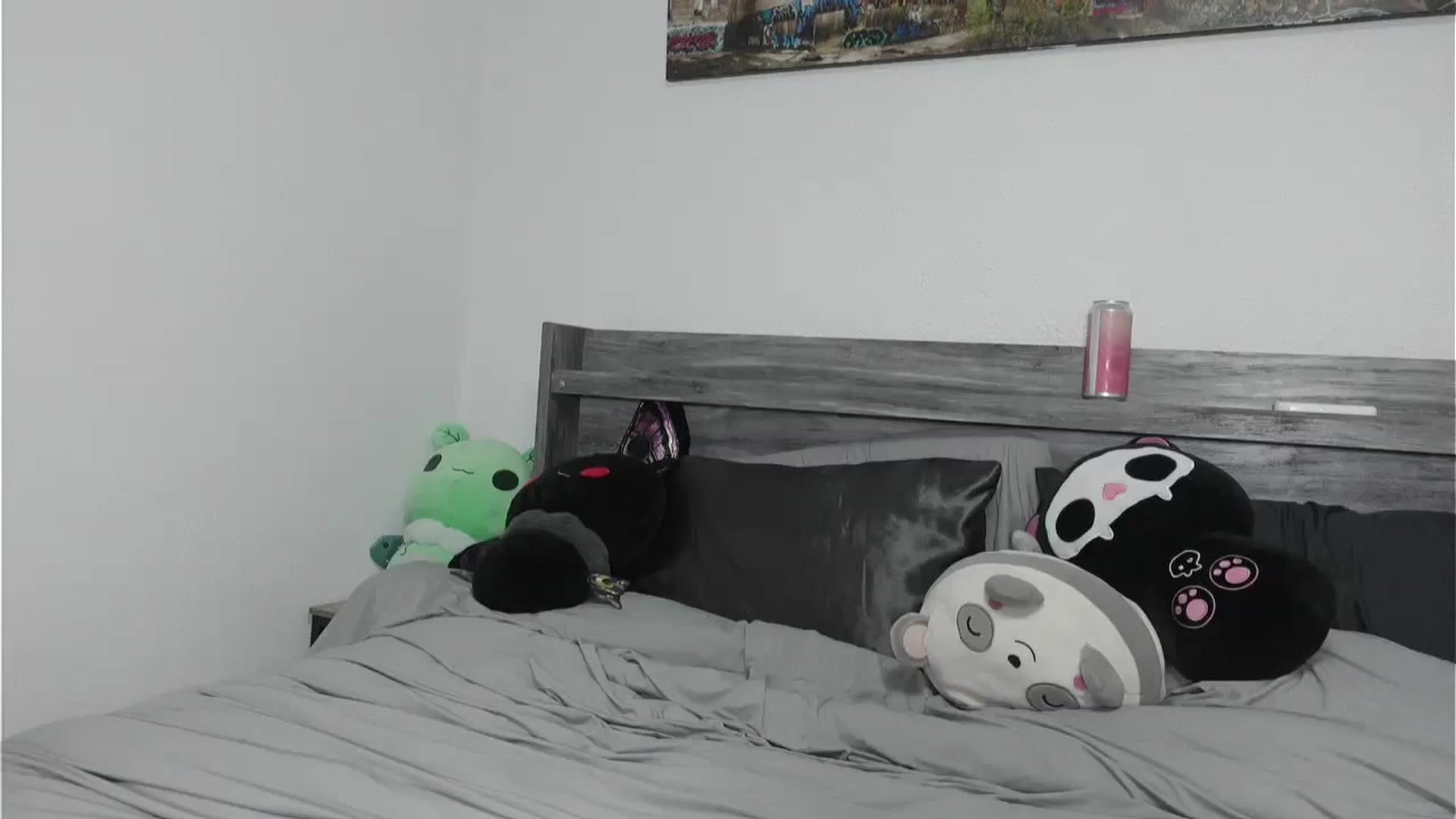 Gallery image thumbnail from Hxzel's myfreecams stream on, 04/14/2026, 03:13 image 17 of 20