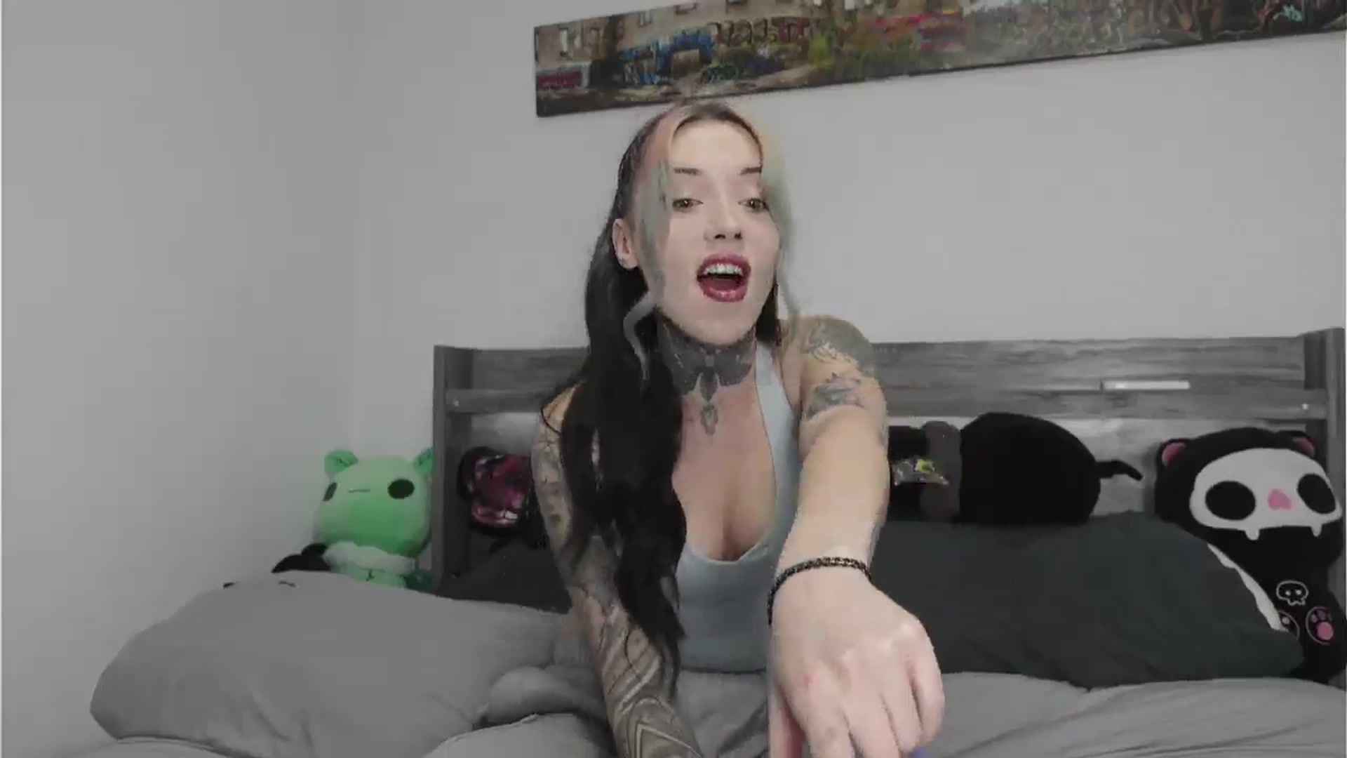 Gallery image thumbnail from Hxzel's myfreecams stream on, 04/16/2026, 02:54 image 13 of 20