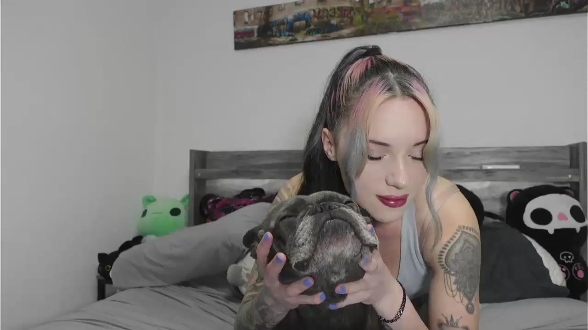 Gallery image thumbnail from Hxzel's myfreecams stream on, 04/16/2026, 02:54 image 18 of 20
