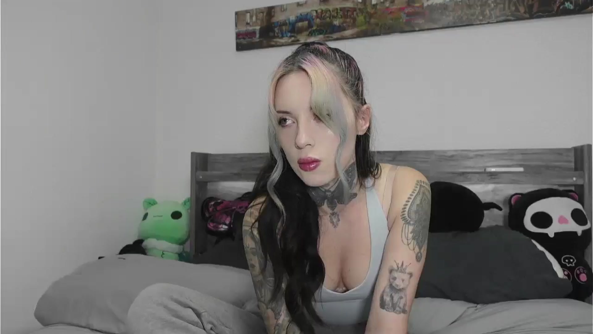 Gallery image thumbnail from Hxzel's myfreecams stream on, 04/16/2026, 02:54 image 15 of 20