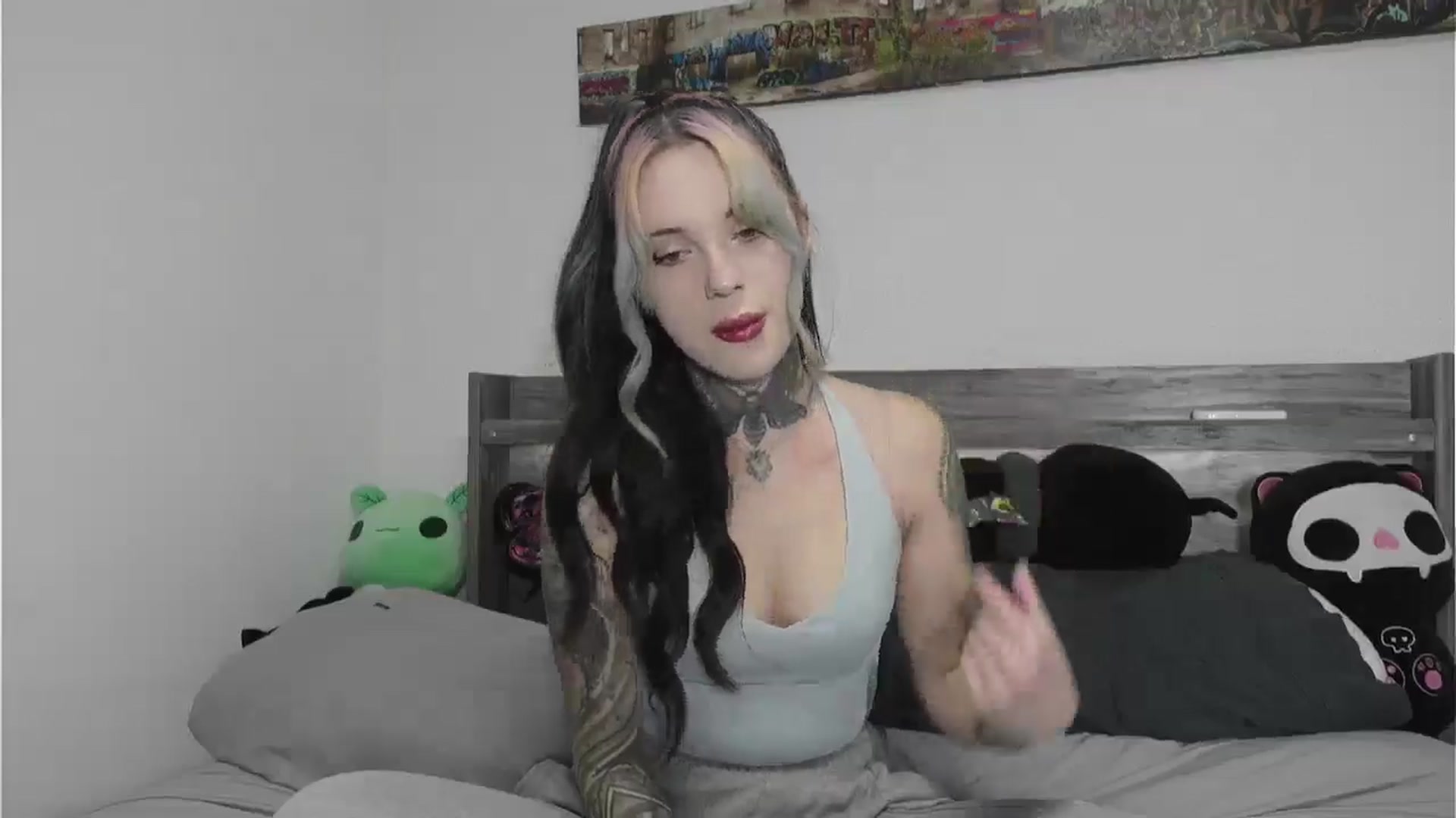 Gallery image thumbnail from Hxzel's myfreecams stream on, 04/16/2026, 02:54 image 9 of 20