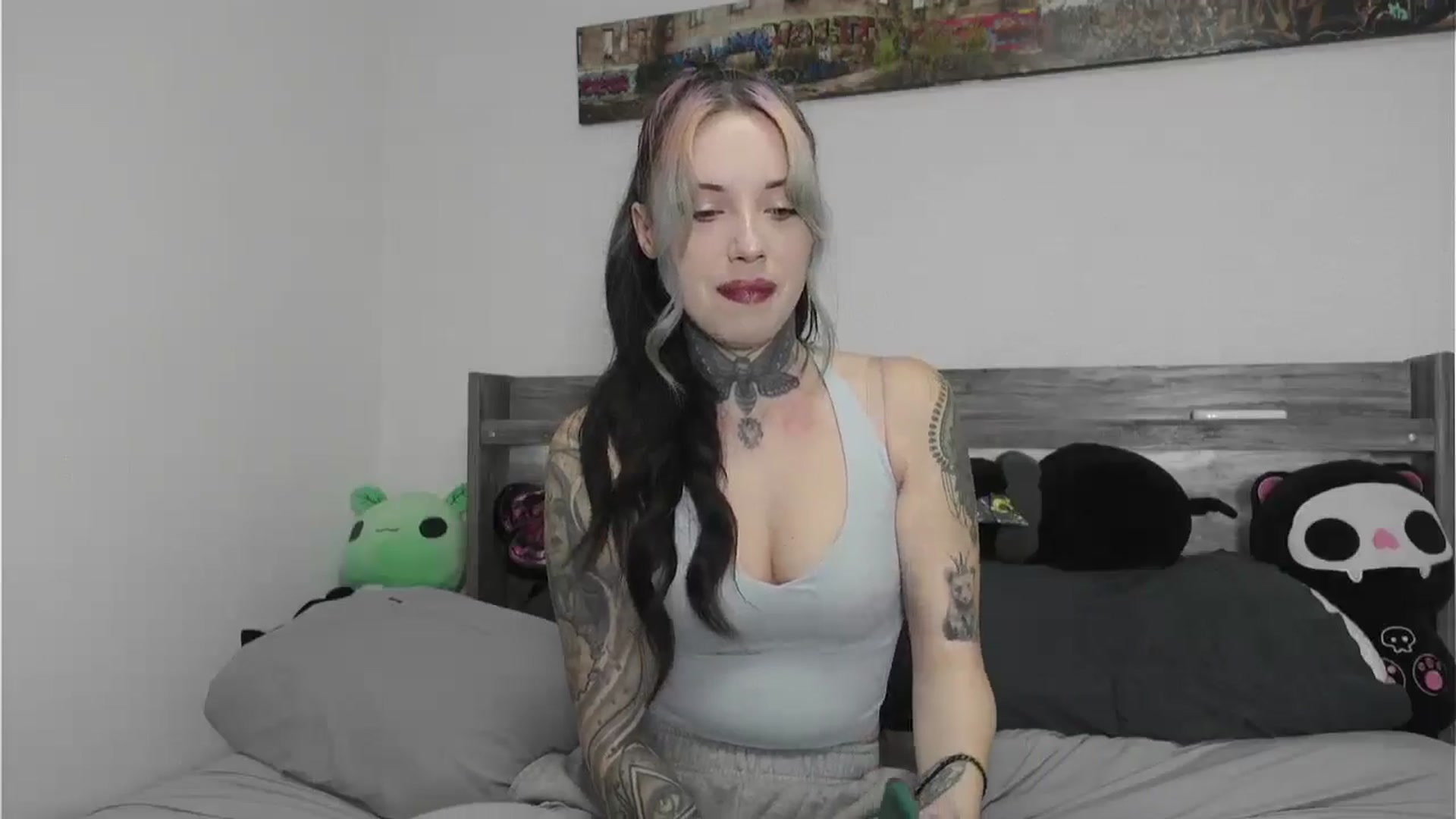 Gallery image thumbnail from Hxzel's myfreecams stream on, 04/16/2026, 02:54 image 6 of 20