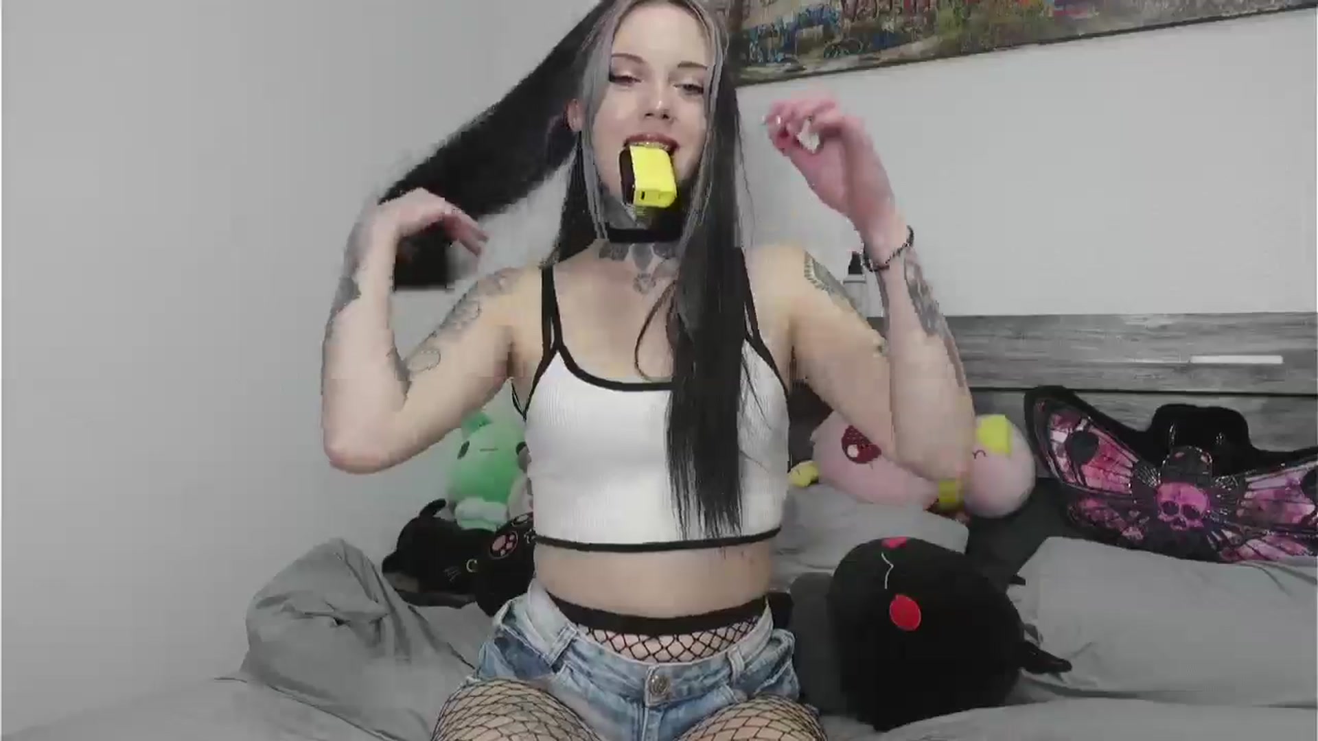 Gallery image thumbnail from Hxzel's myfreecams stream on, 04/23/2026, 04:01 image 10 of 20