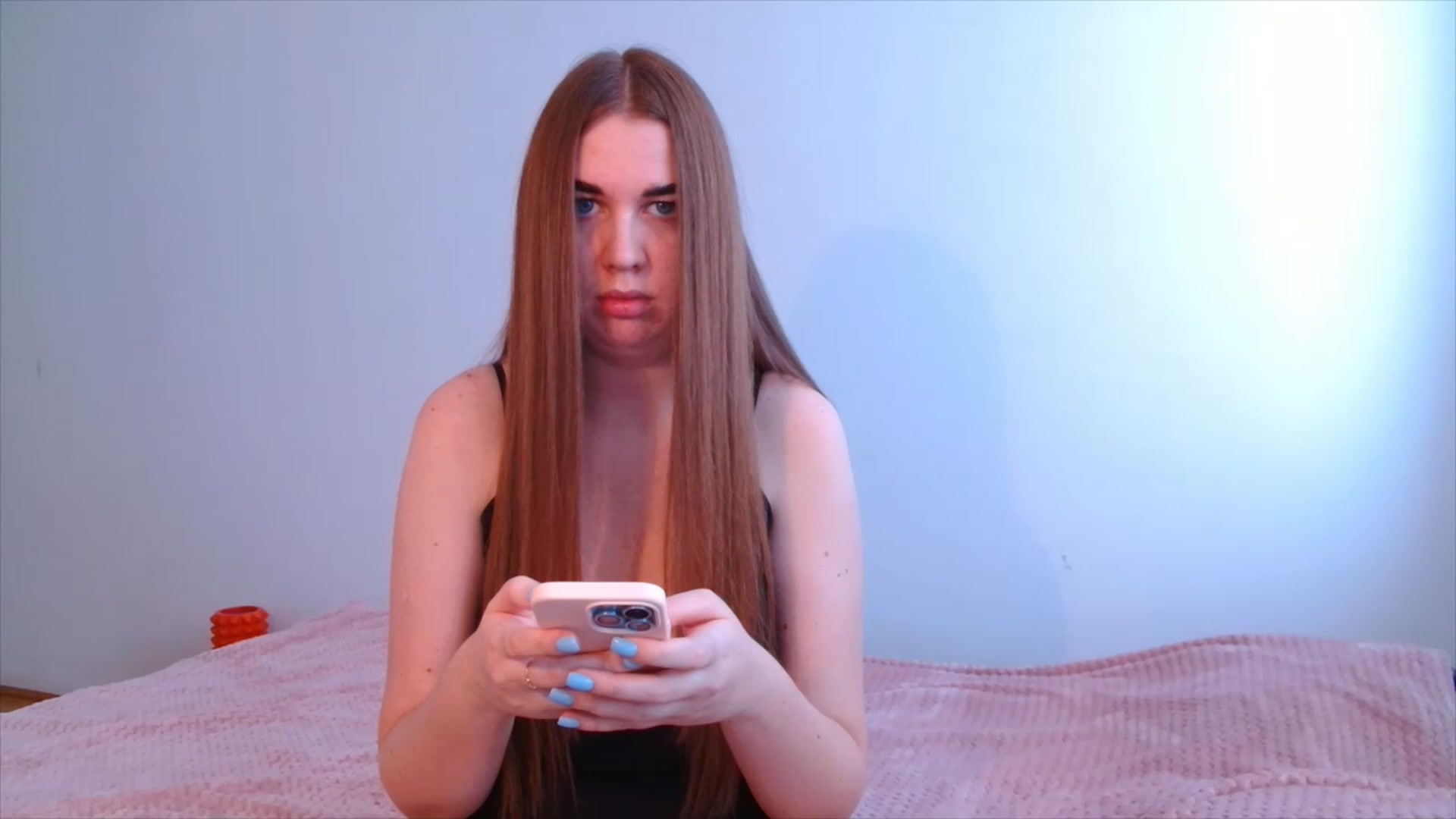 Gallery image thumbnail from IFlowersGirl's myfreecams stream on, 12/03/2022, 10:57 image 1 of 20