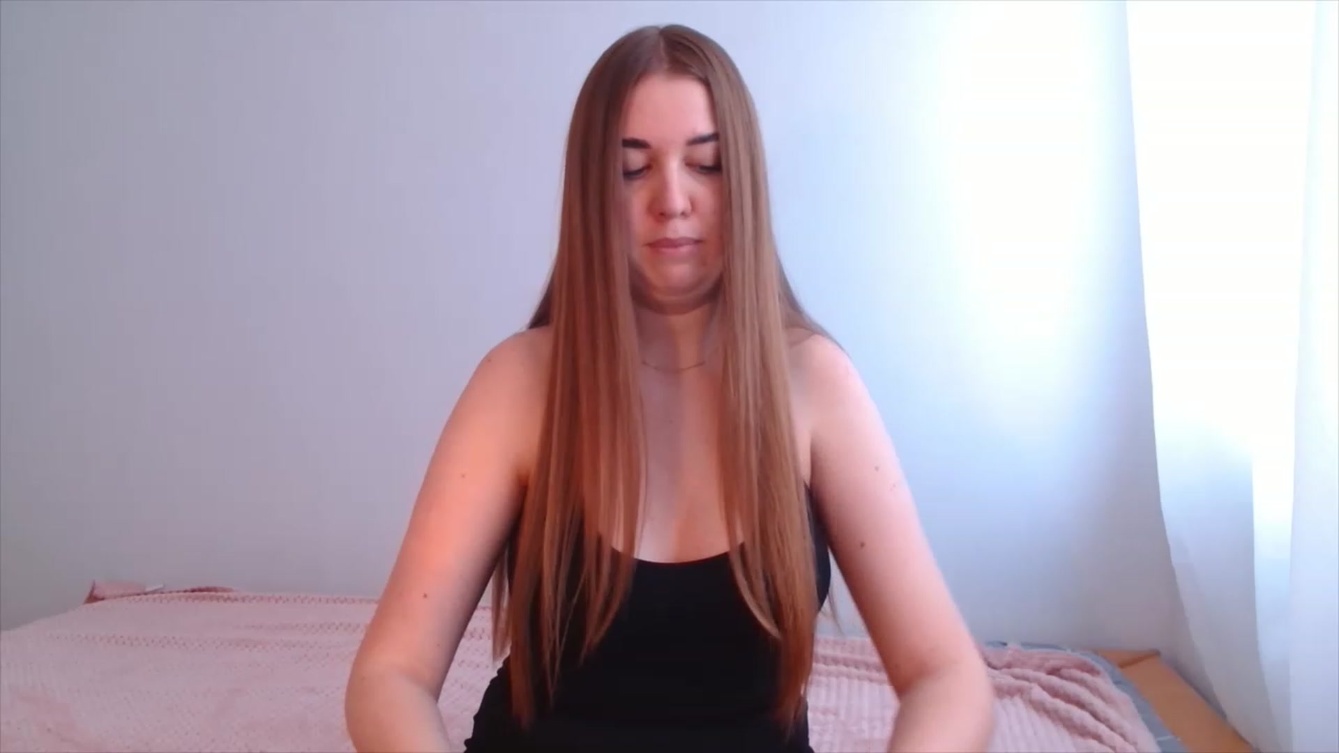 Gallery image thumbnail from IFlowersGirl's myfreecams stream on, 12/05/2022, 11:02 image 11 of 20