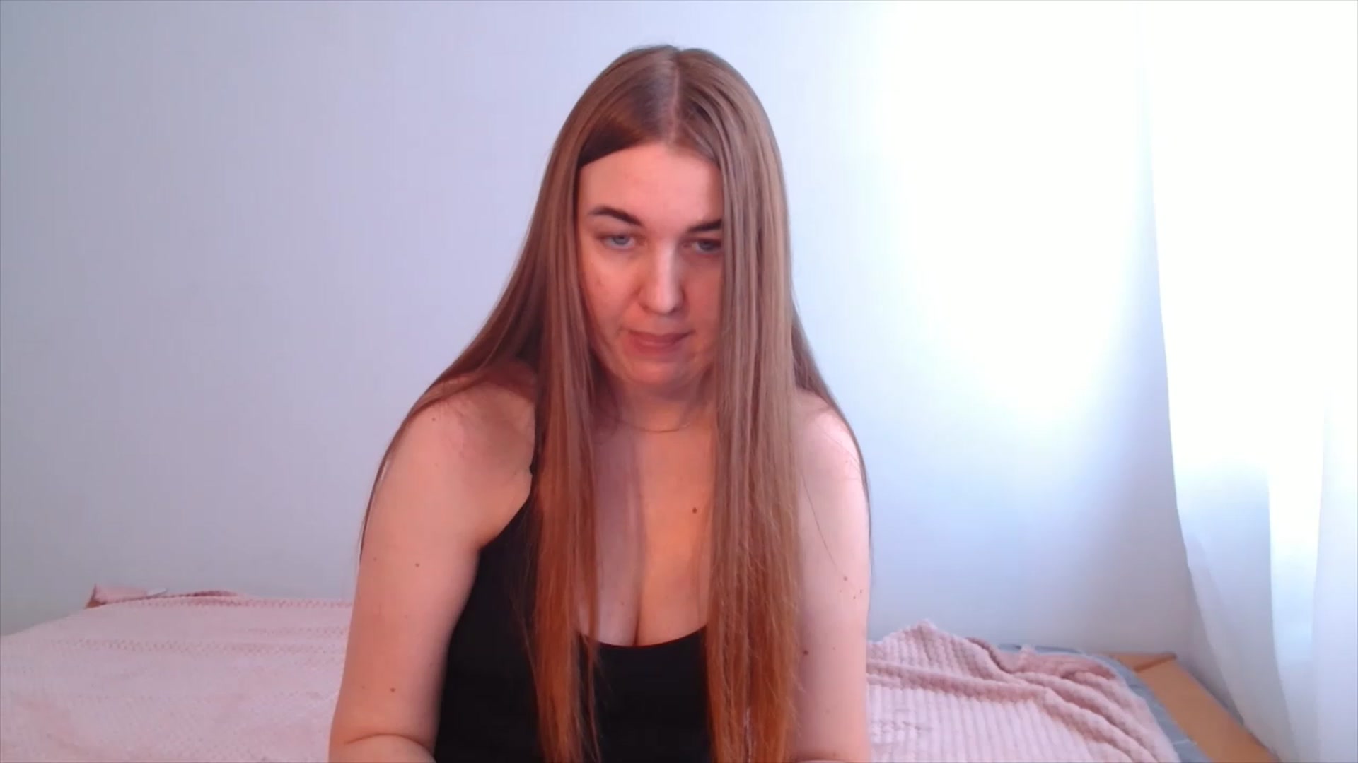 Gallery image thumbnail from IFlowersGirl's myfreecams stream on, 12/05/2022, 11:33 image 7 of 20