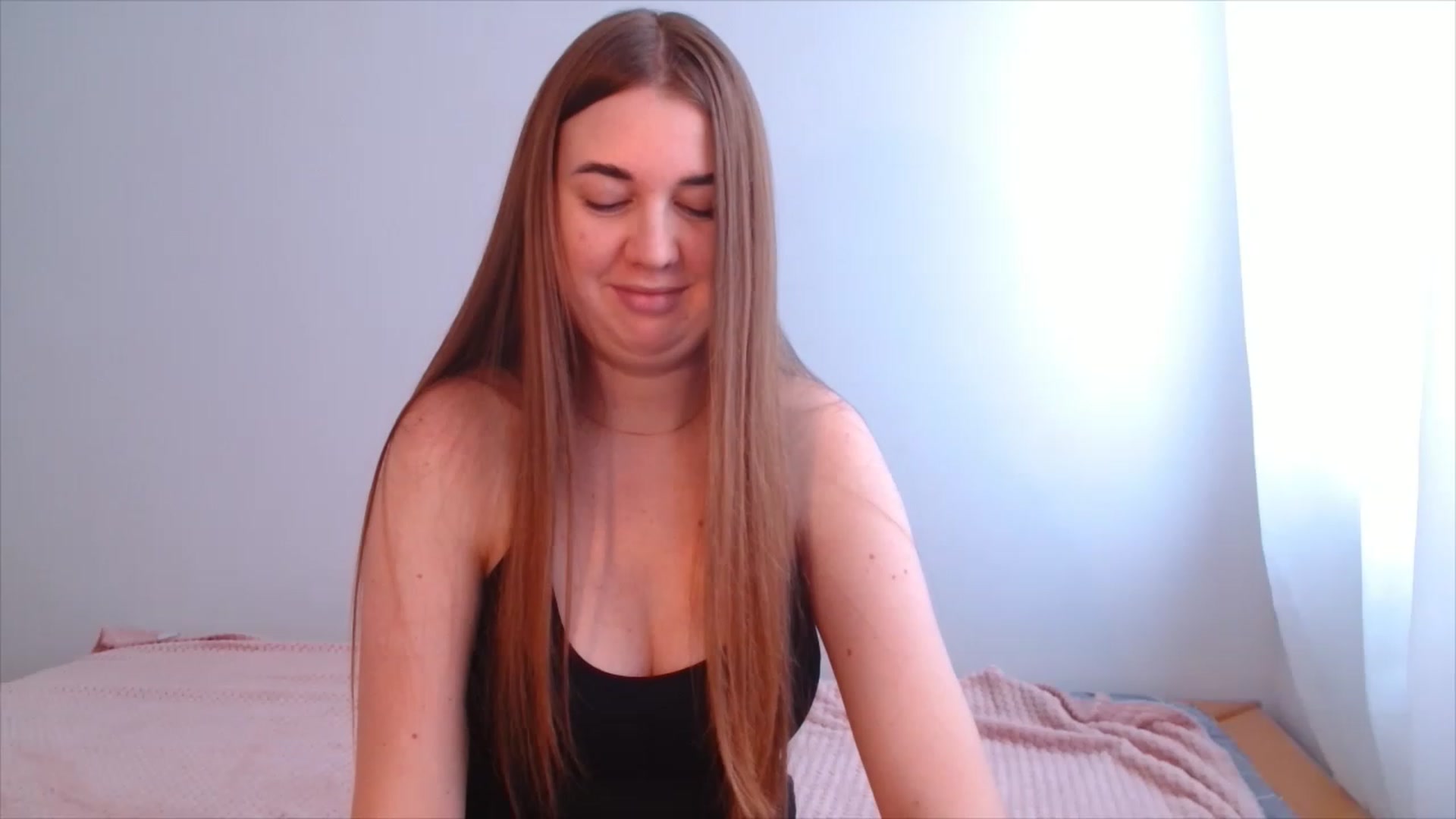 Gallery image thumbnail from IFlowersGirl's myfreecams stream on, 12/05/2022, 11:33 image 8 of 20
