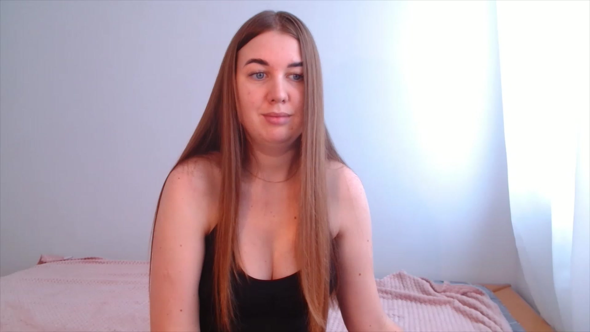 Gallery image thumbnail from IFlowersGirl's myfreecams stream on, 12/05/2022, 11:33 image 4 of 20