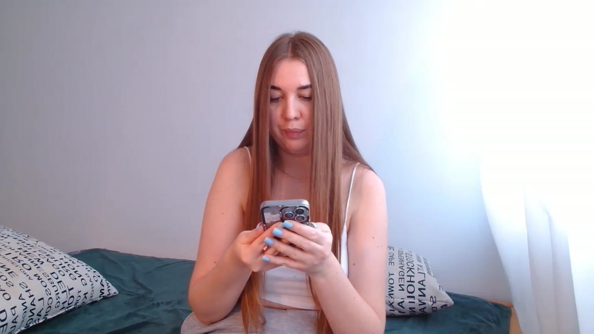 Gallery image thumbnail from IFlowersGirl's myfreecams stream on, 12/07/2022, 12:56 image 6 of 20