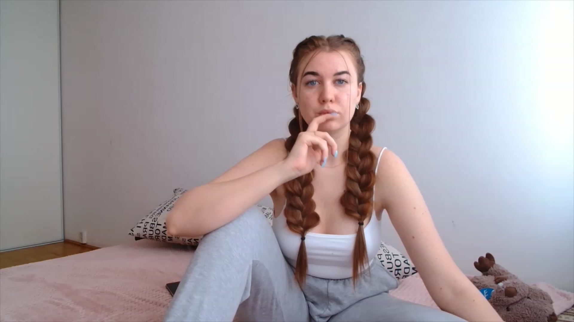 Gallery image thumbnail from IFlowersGirl's myfreecams stream on, 12/09/2022, 11:07 image 1 of 20