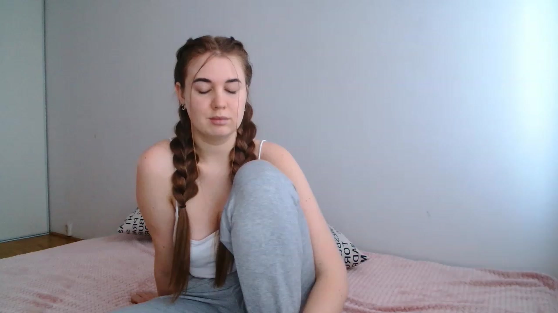 Gallery image thumbnail from IFlowersGirl's myfreecams stream on, 12/09/2022, 13:16 image 8 of 20