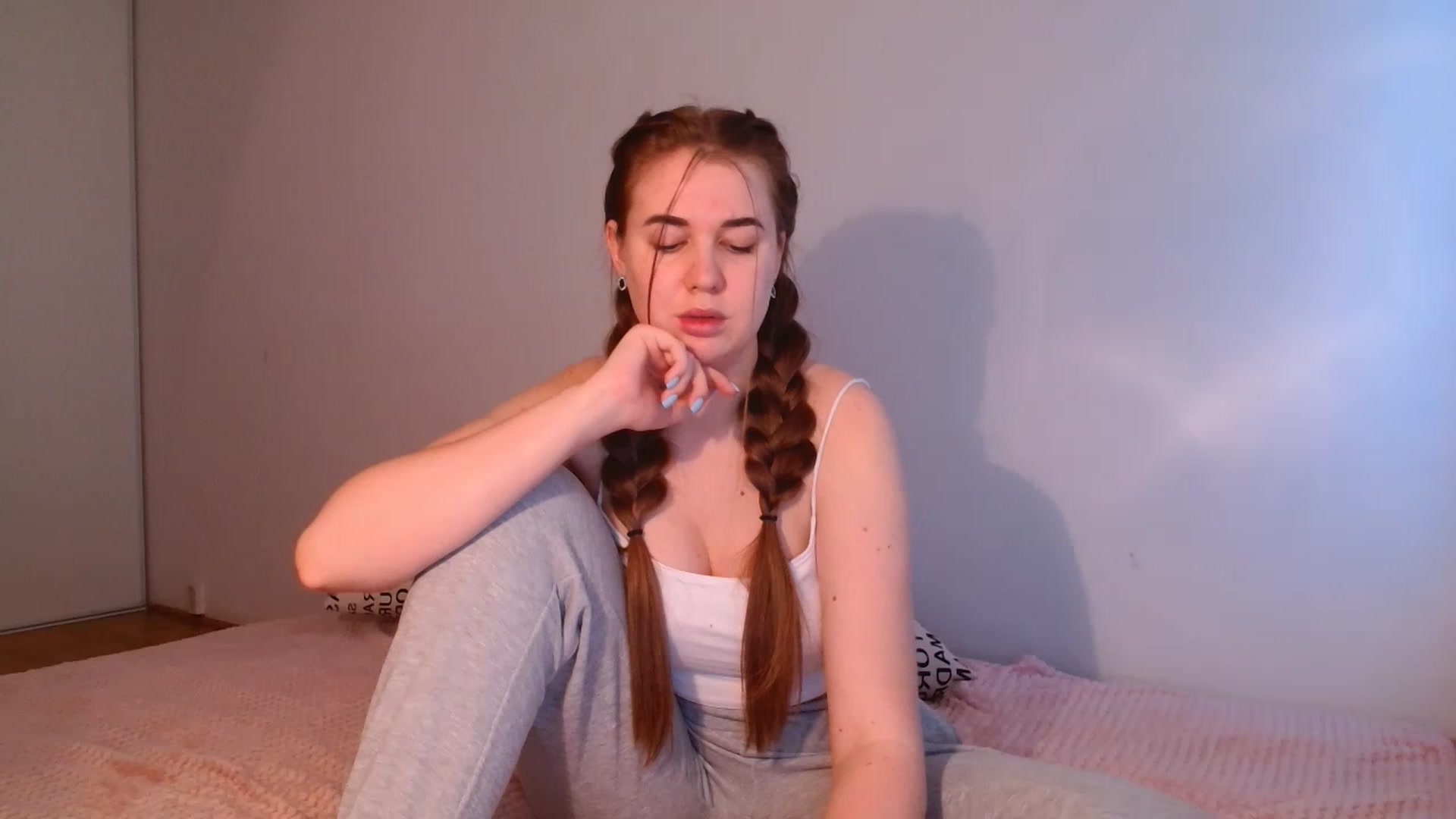 Gallery image thumbnail from IFlowersGirl's myfreecams stream on, 12/09/2022, 13:35 image 10 of 20