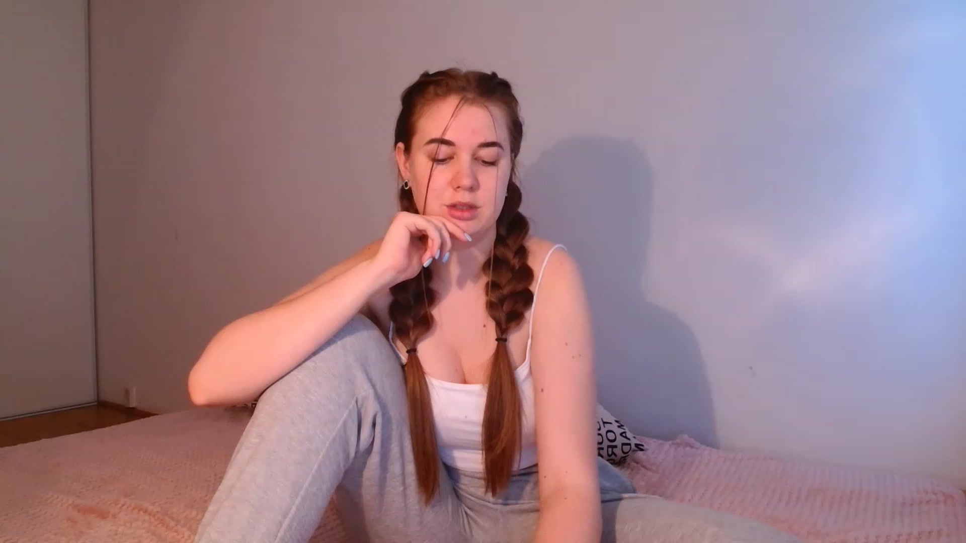 Gallery image thumbnail from IFlowersGirl's myfreecams stream on, 12/09/2022, 13:35 image 11 of 20