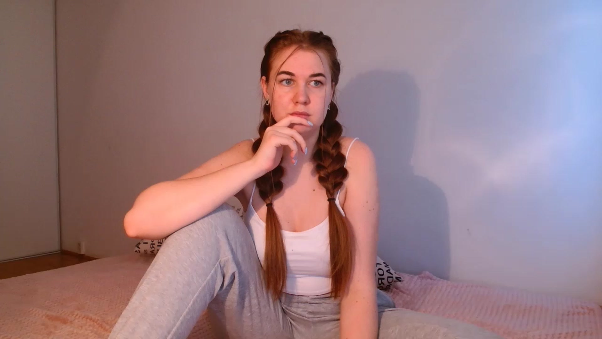 Gallery image thumbnail from IFlowersGirl's myfreecams stream on, 12/09/2022, 13:35 image 4 of 20