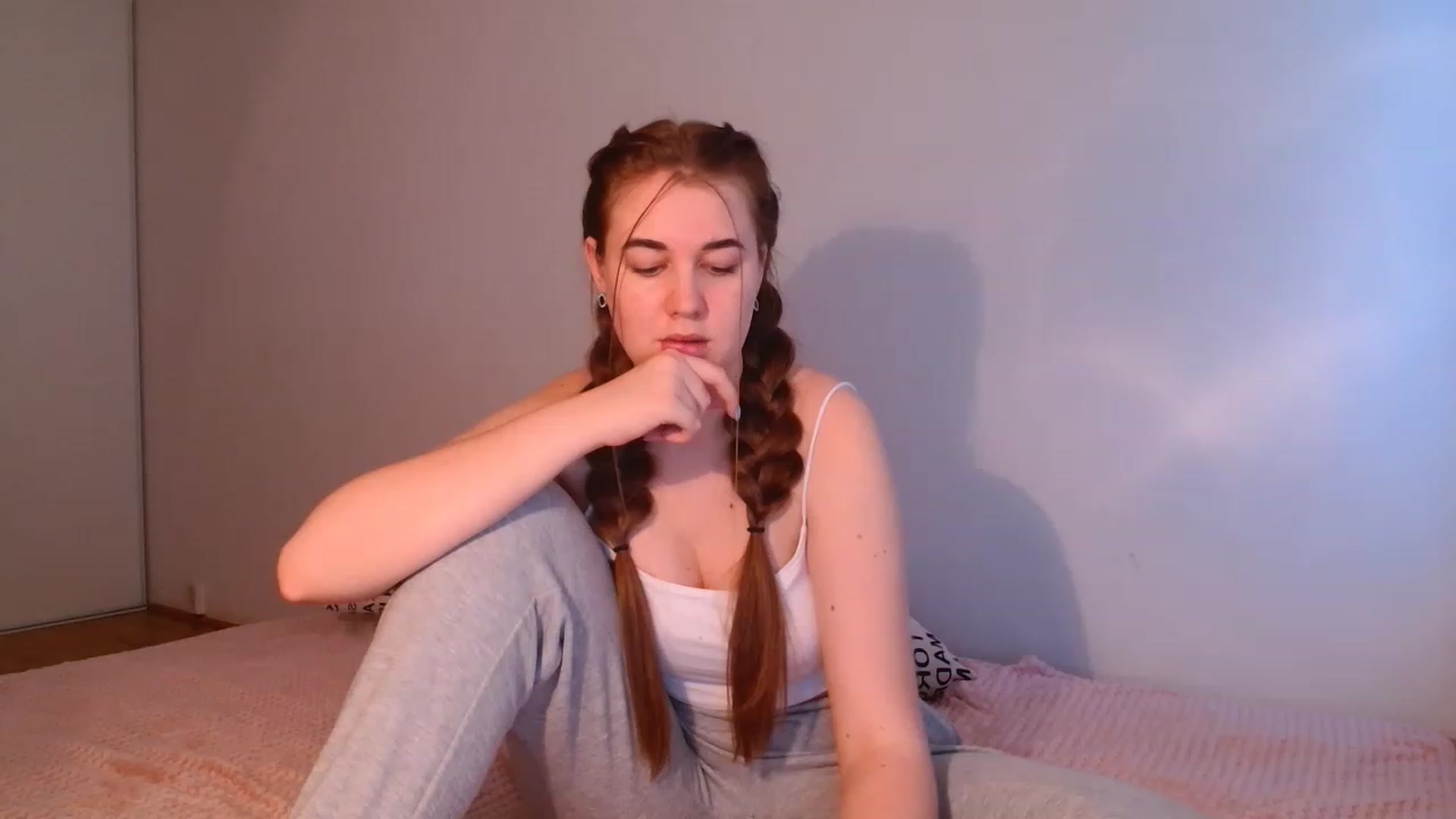Gallery image thumbnail from IFlowersGirl's myfreecams stream on, 12/09/2022, 13:35 image 16 of 20