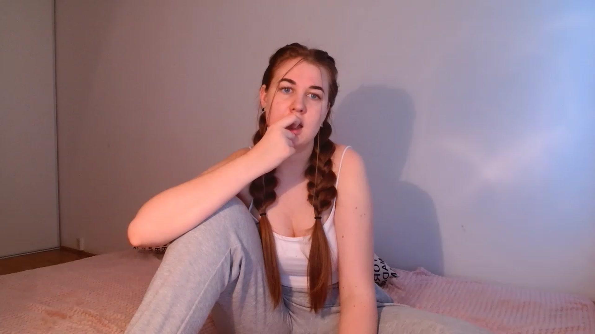 Gallery image thumbnail from IFlowersGirl's myfreecams stream on, 12/09/2022, 13:35 image 15 of 20