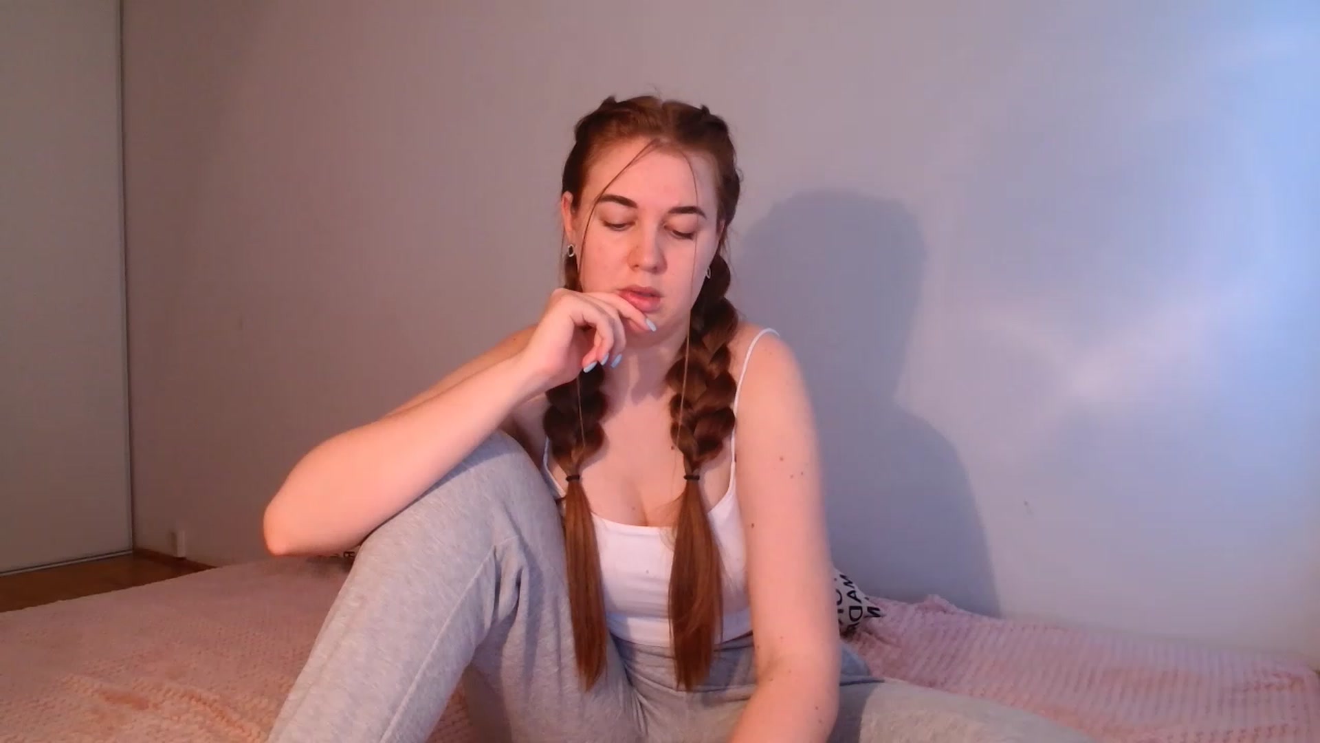 Gallery image thumbnail from IFlowersGirl's myfreecams stream on, 12/09/2022, 13:35 image 12 of 20