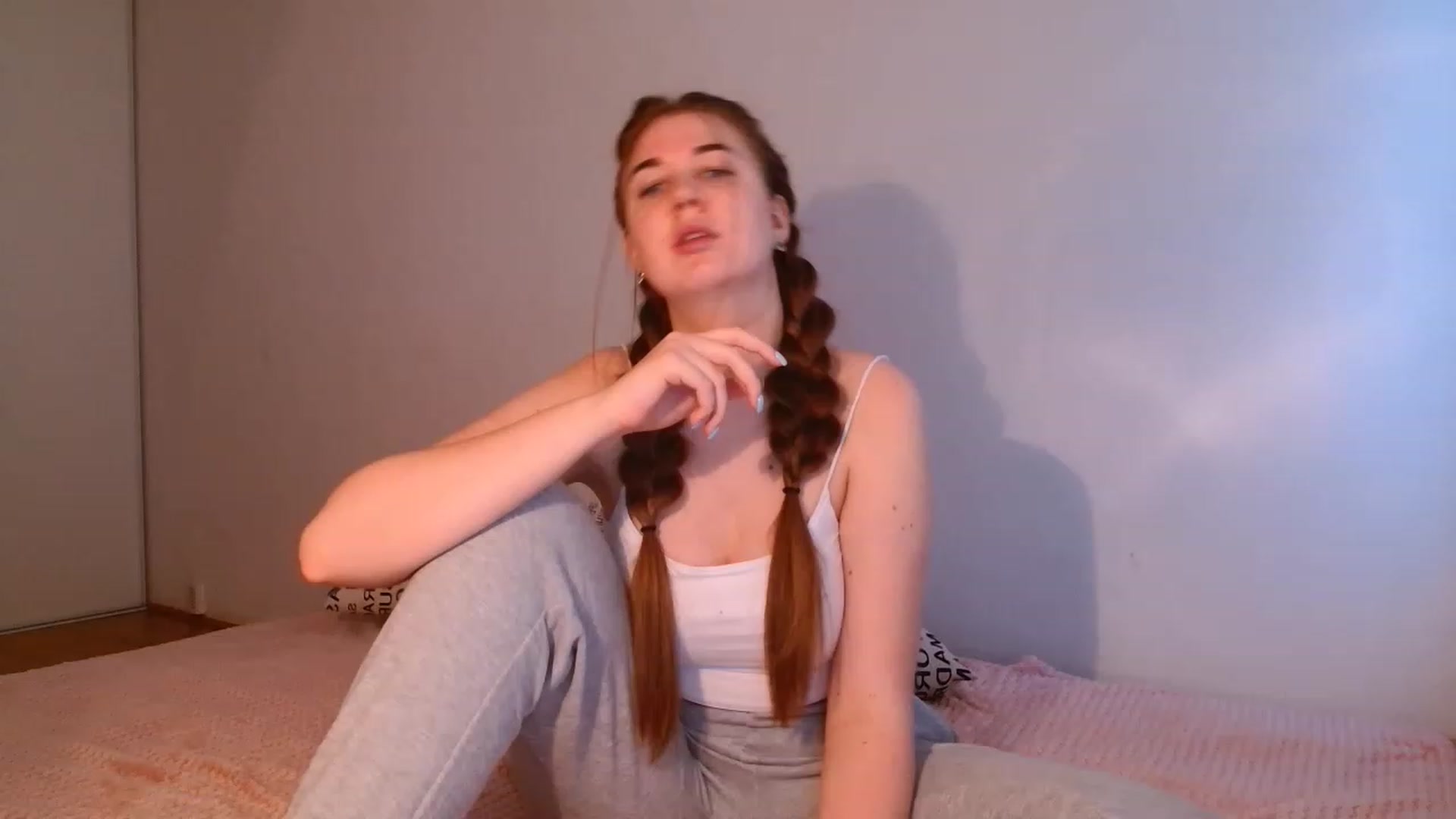 Gallery image thumbnail from IFlowersGirl's myfreecams stream on, 12/09/2022, 13:35 image 7 of 20