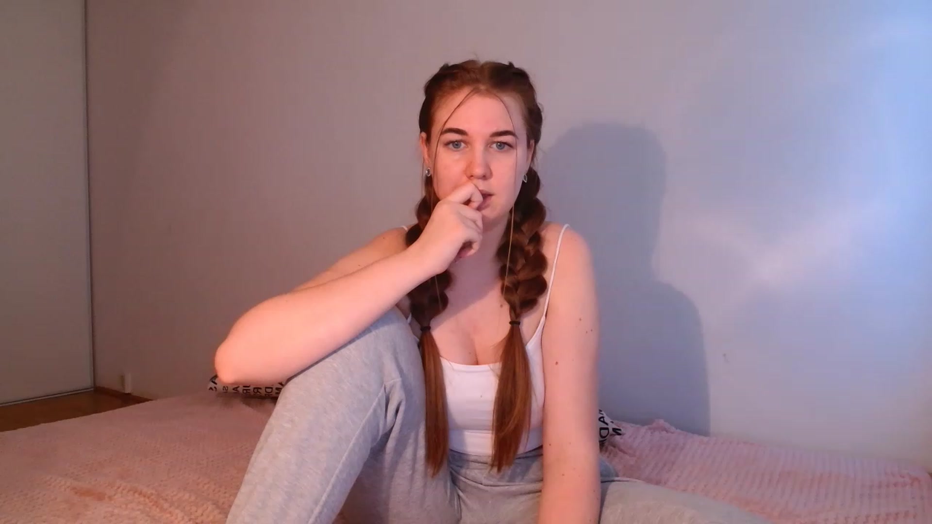 Gallery image thumbnail from IFlowersGirl's myfreecams stream on, 12/09/2022, 13:35 image 13 of 20