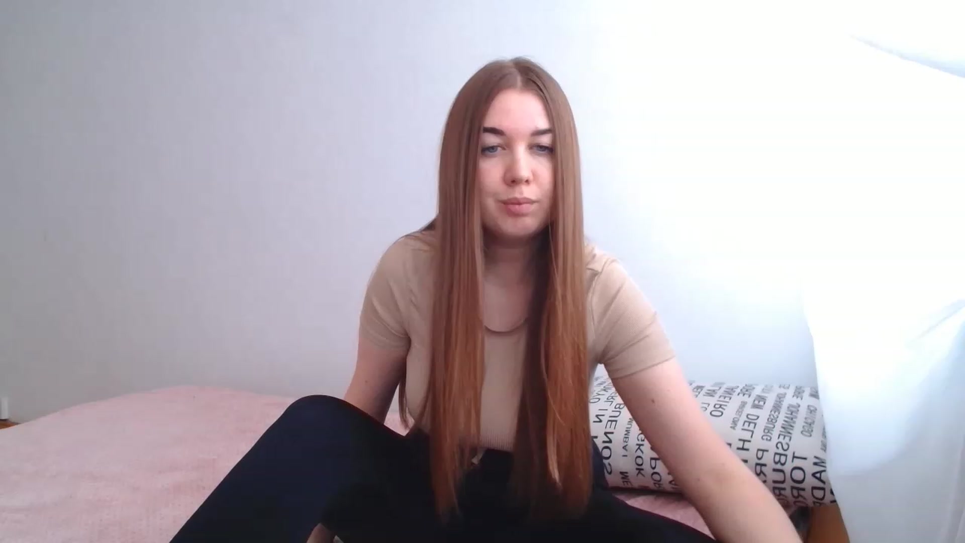 Gallery image thumbnail from IFlowersGirl's myfreecams stream on, 12/12/2022, 09:30 image 1 of 20