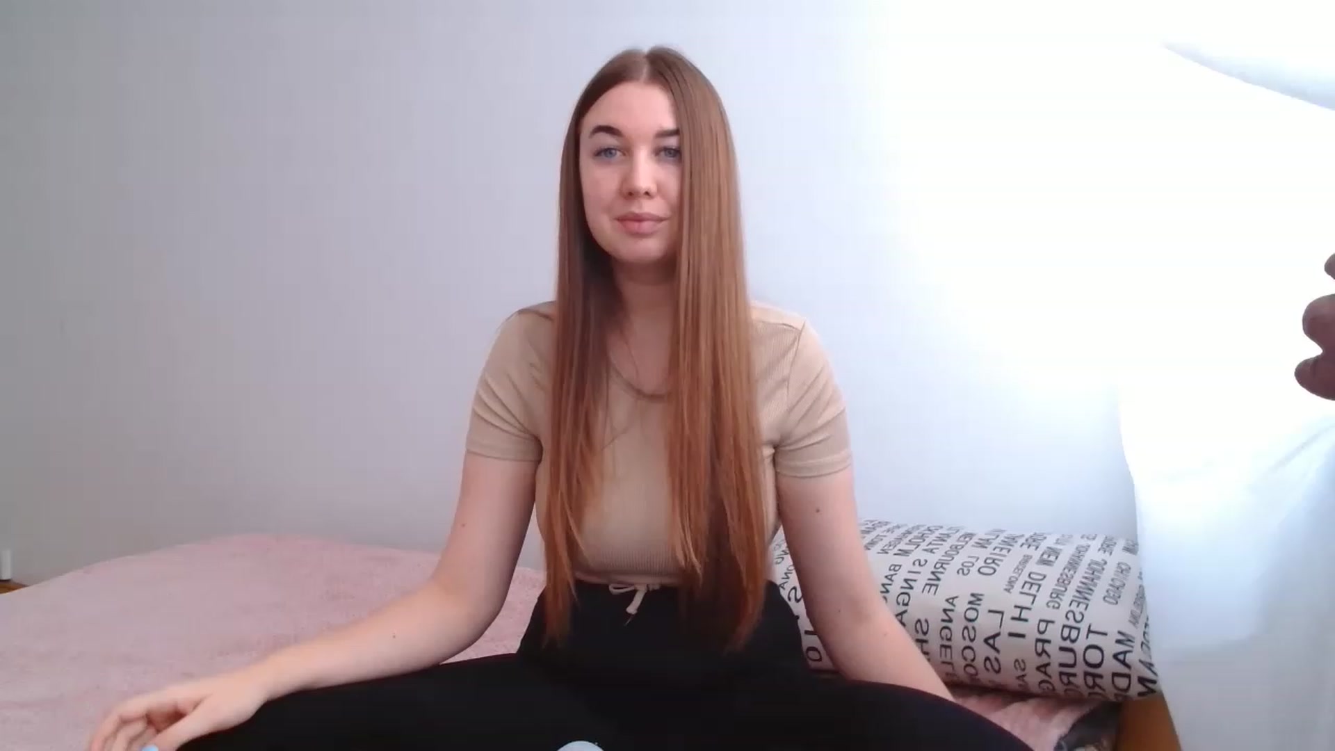 Gallery image thumbnail from IFlowersGirl's myfreecams stream on, 12/12/2022, 09:30 image 15 of 20