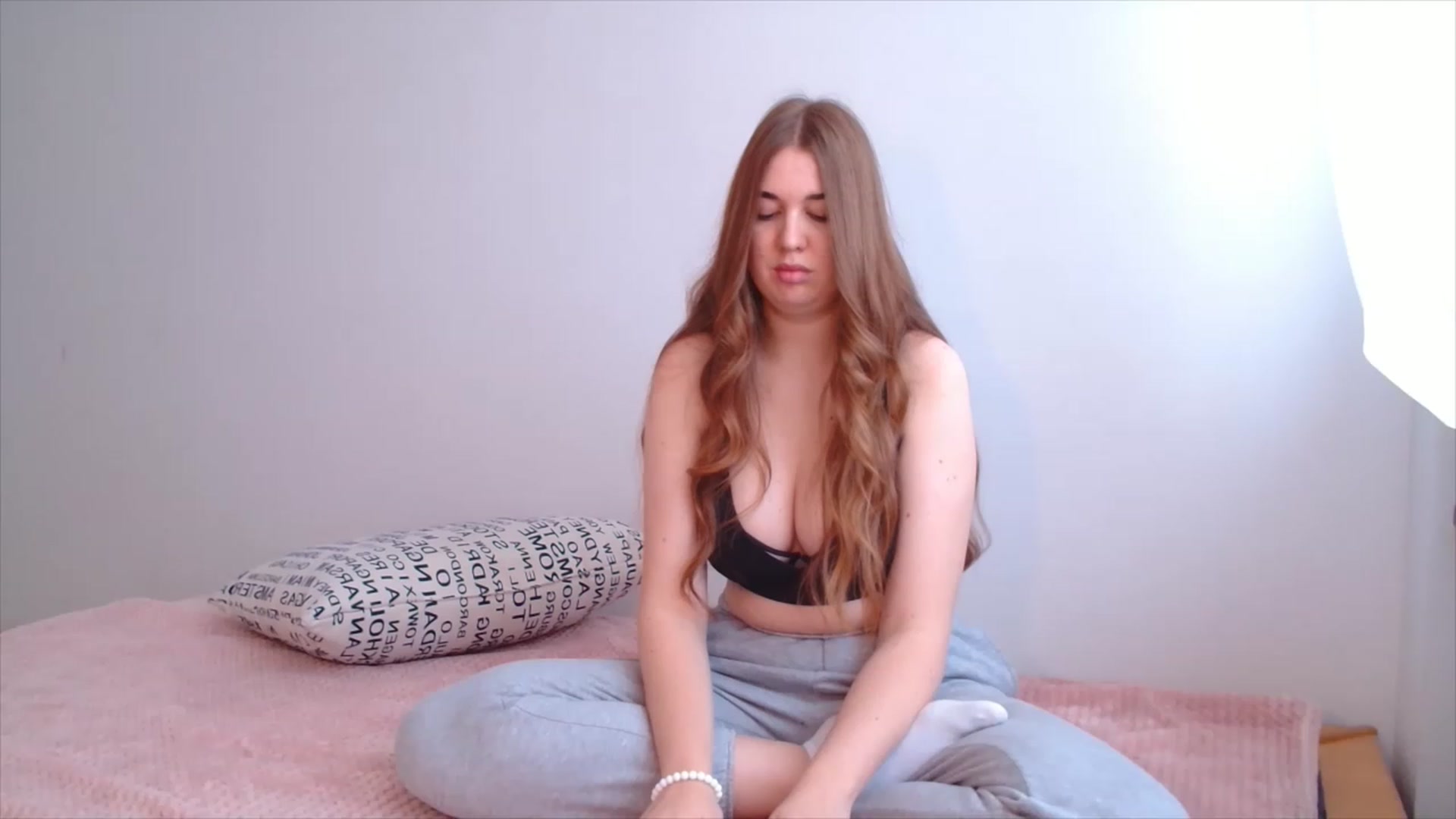 Gallery image thumbnail from IFlowersGirl's myfreecams stream on, 12/16/2022, 10:54 image 14 of 20