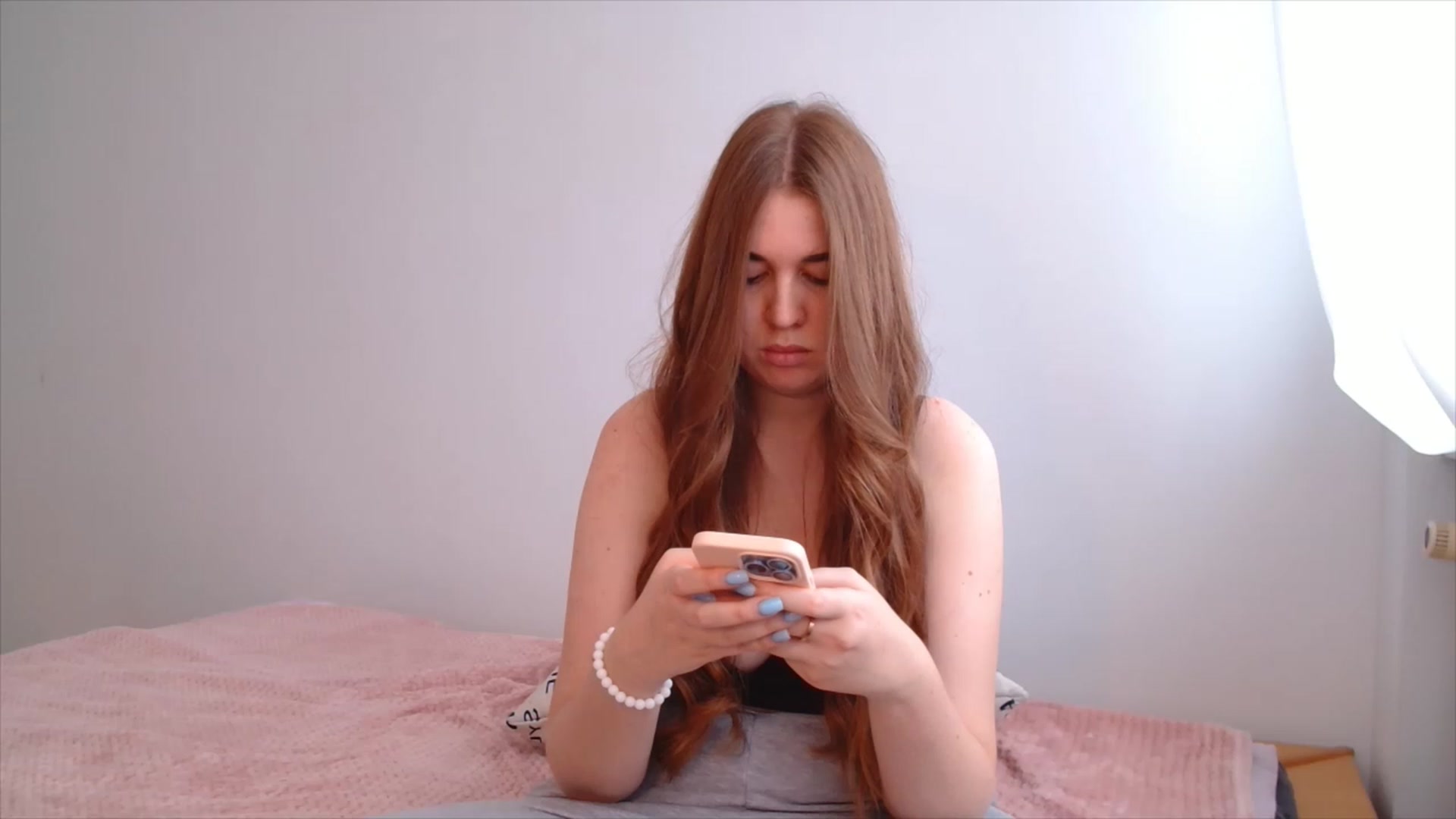 Gallery image thumbnail from IFlowersGirl's myfreecams stream on, 12/16/2022, 12:08 image 5 of 20
