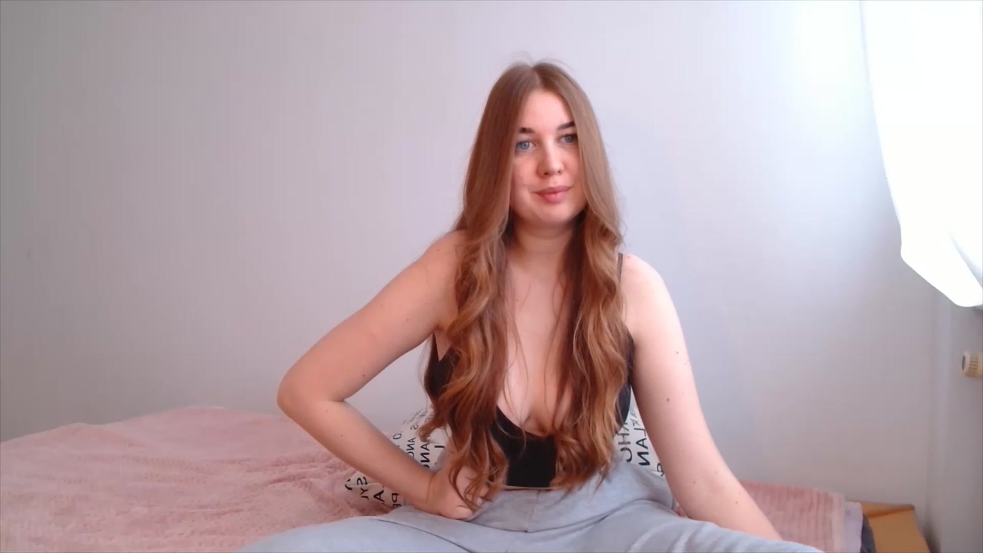 Gallery image thumbnail from IFlowersGirl's myfreecams stream on, 12/16/2022, 12:08 image 19 of 20