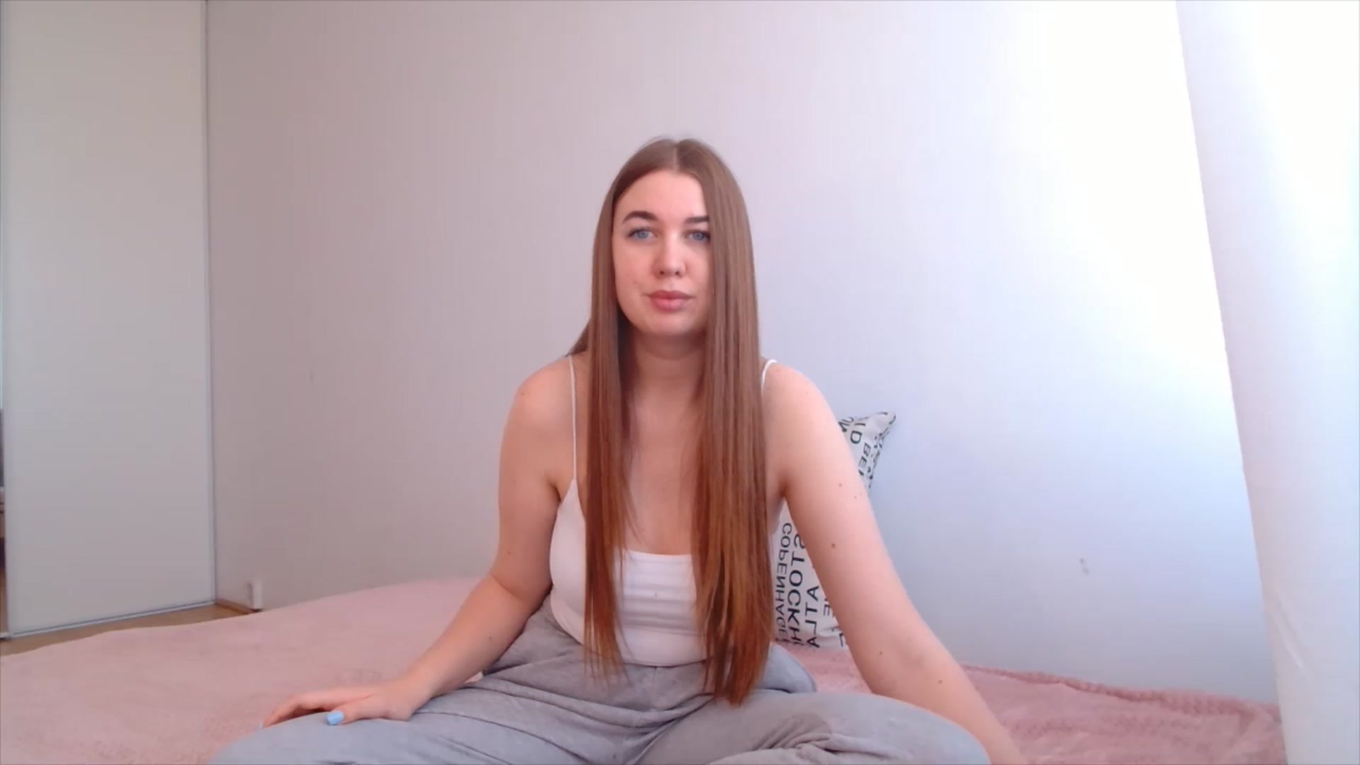 Gallery image thumbnail from IFlowersGirl's myfreecams stream on, 12/19/2022, 08:42 image 18 of 20