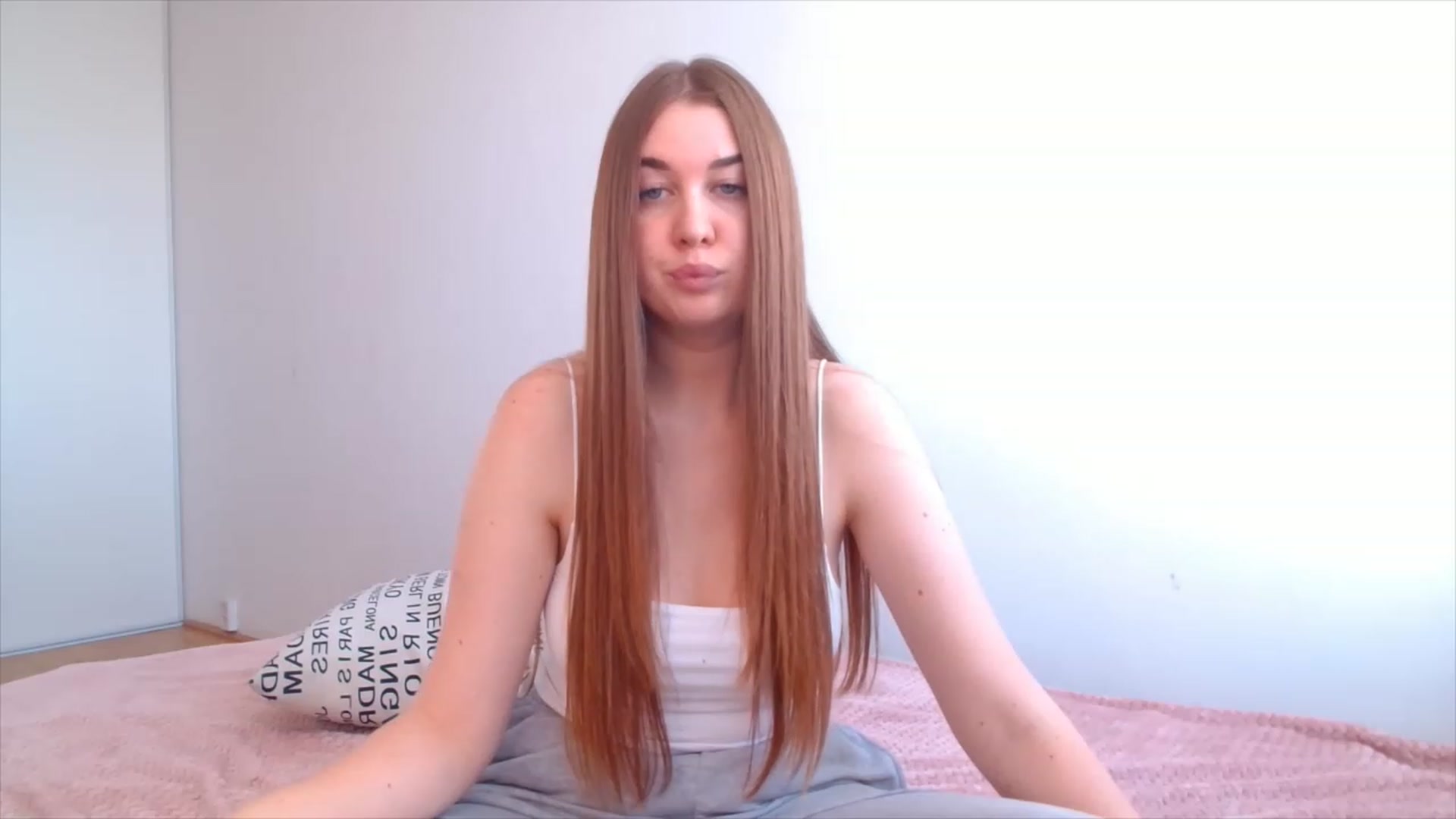 Gallery image thumbnail from IFlowersGirl's myfreecams stream on, 12/19/2022, 11:01 image 16 of 20