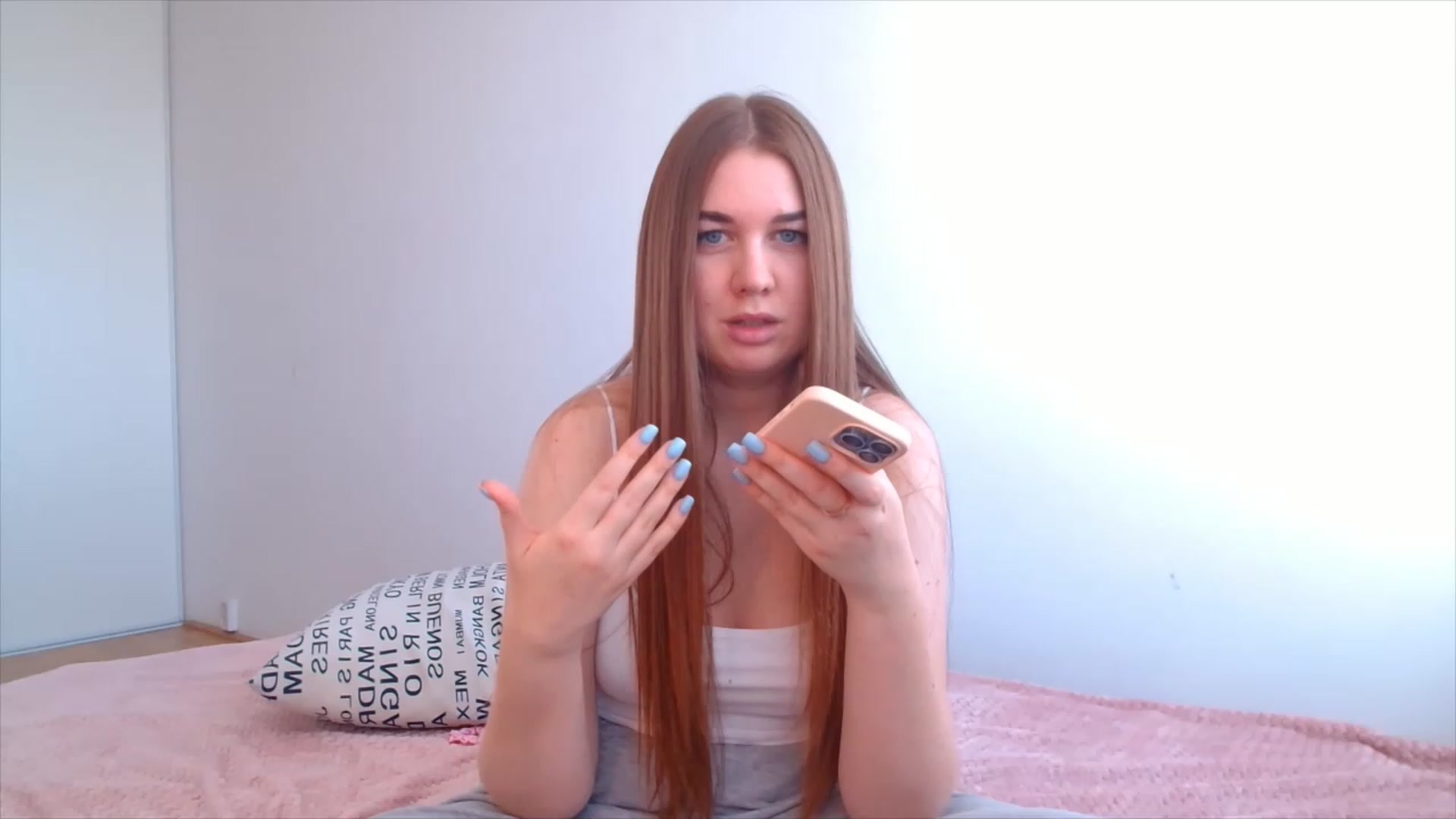 Gallery image thumbnail from IFlowersGirl's myfreecams stream on, 12/19/2022, 11:01 image 9 of 20