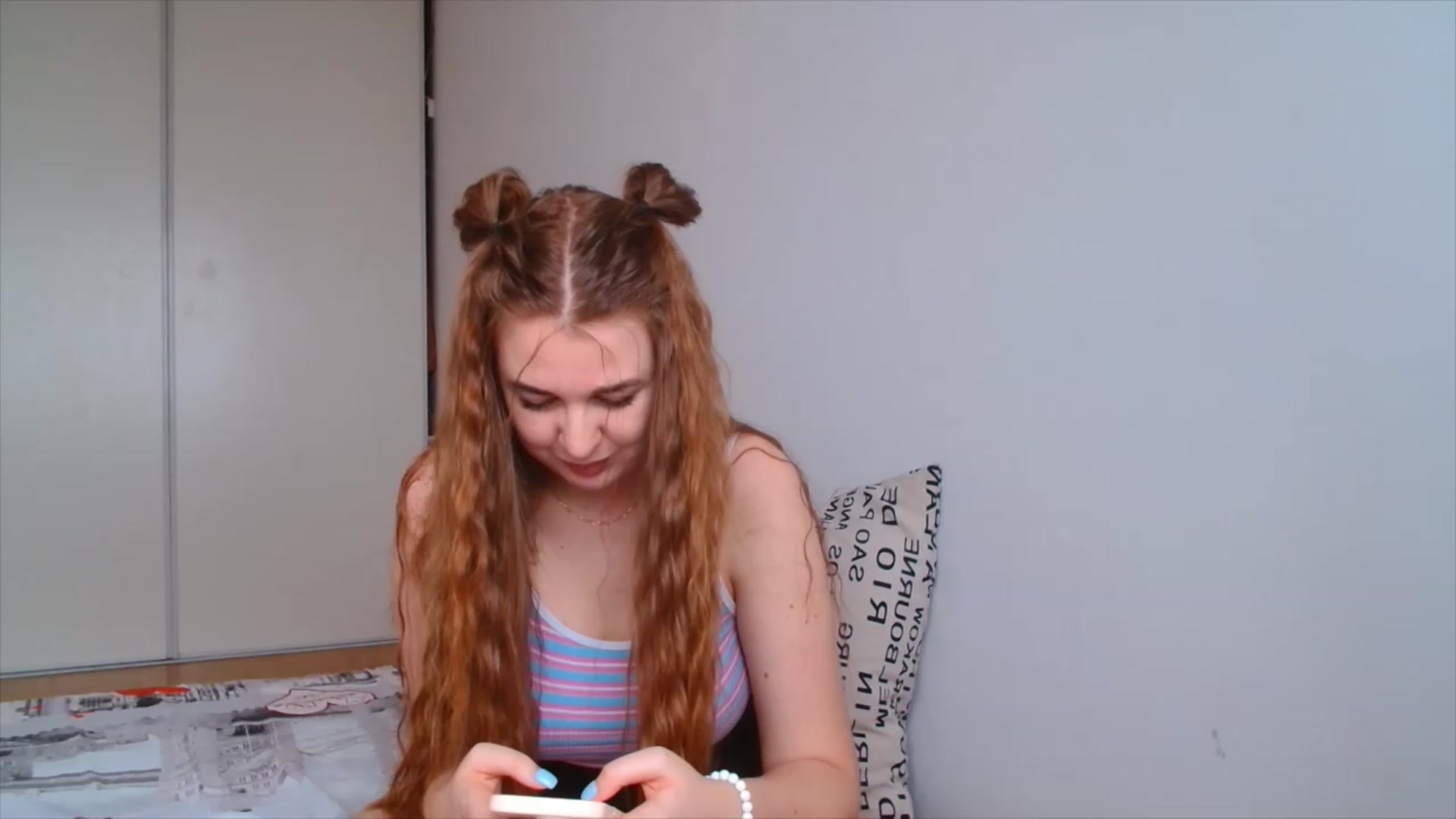 Gallery image thumbnail from IFlowersGirl's myfreecams stream on, 12/22/2022, 10:47 image 12 of 20