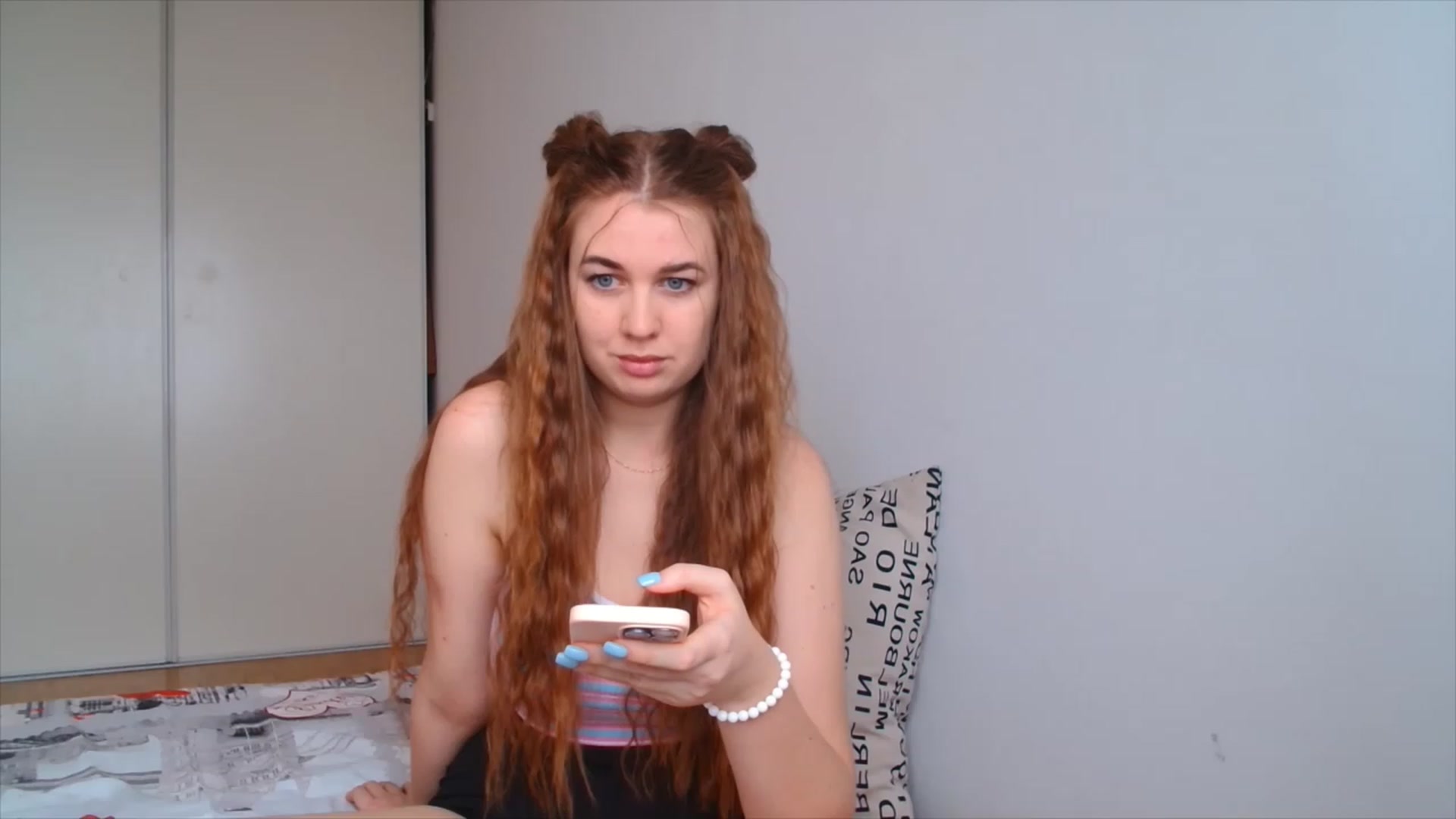 Gallery image thumbnail from IFlowersGirl's myfreecams stream on, 12/22/2022, 10:47 image 18 of 20