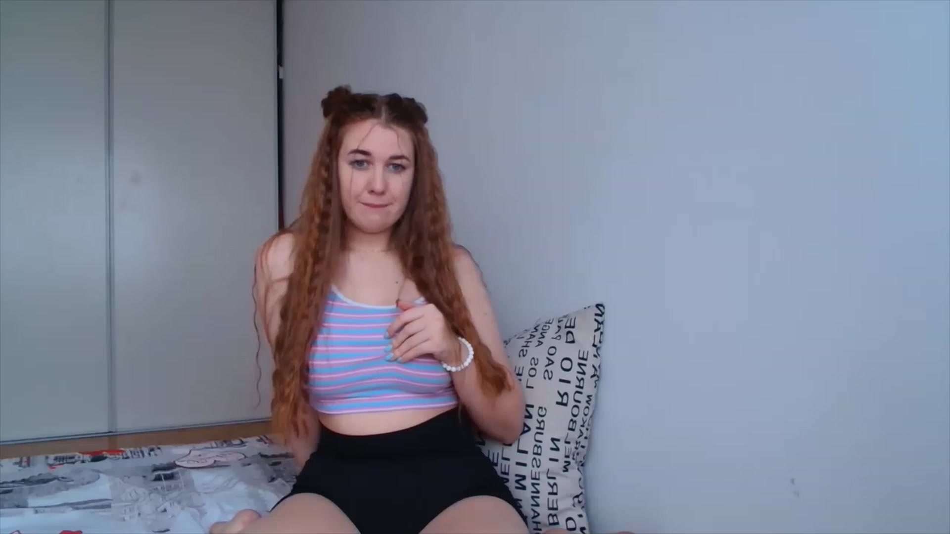 Gallery image thumbnail from IFlowersGirl's myfreecams stream on, 12/22/2022, 11:17 image 13 of 20