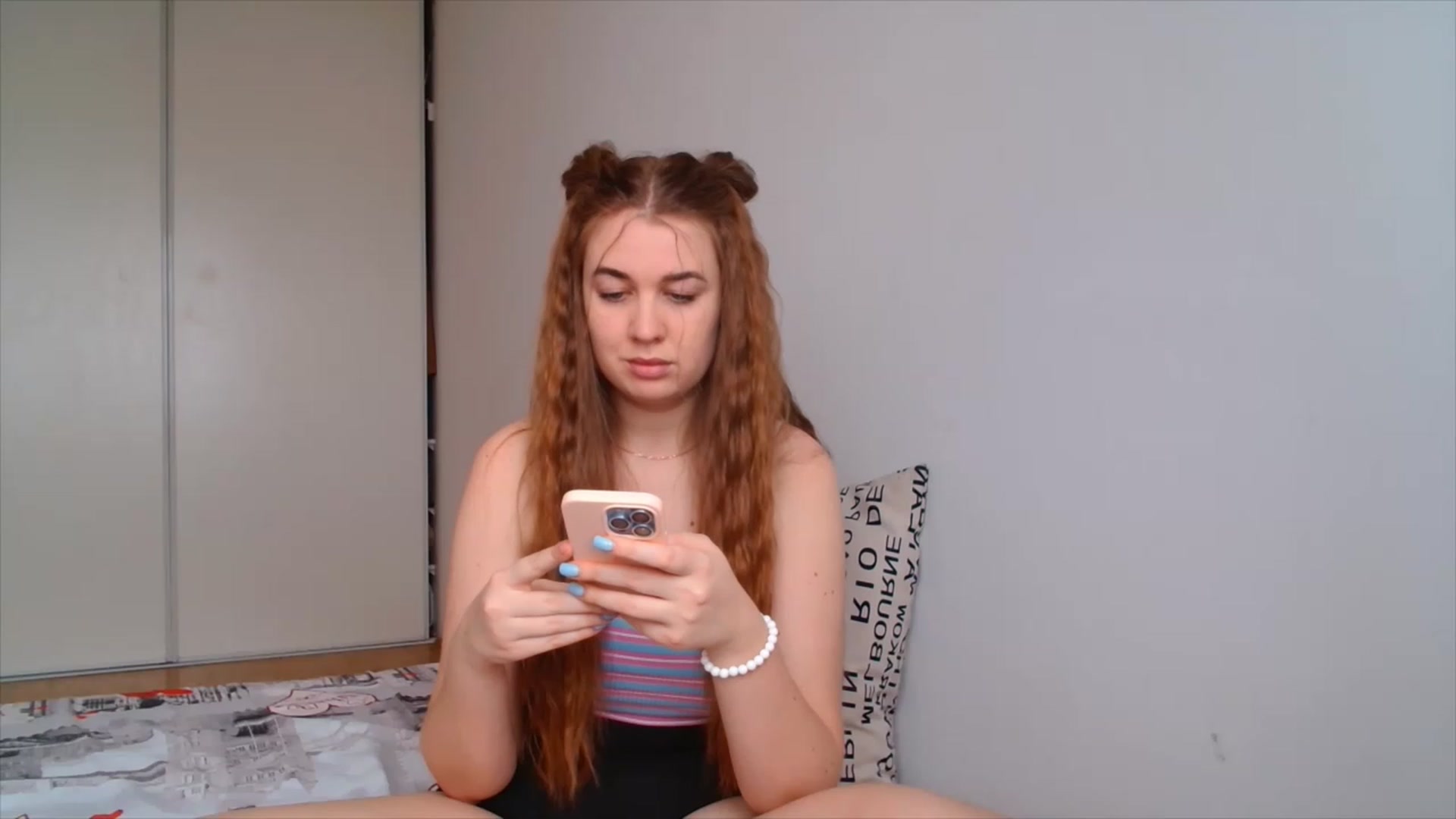 Gallery image thumbnail from IFlowersGirl's myfreecams stream on, 12/22/2022, 11:17 image 19 of 20