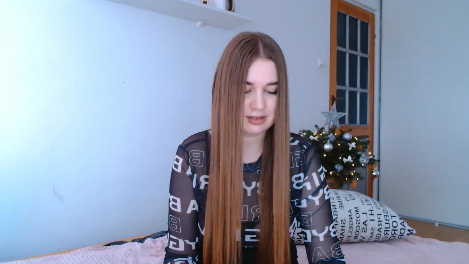 Gallery image thumbnail from IFlowersGirl's myfreecams stream on, 12/25/2022, 13:45 image 19 of 20