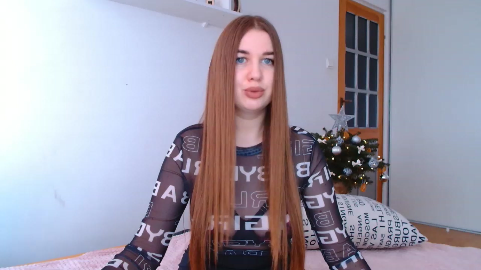 Gallery image thumbnail from IFlowersGirl's myfreecams stream on, 12/25/2022, 13:45 image 3 of 20