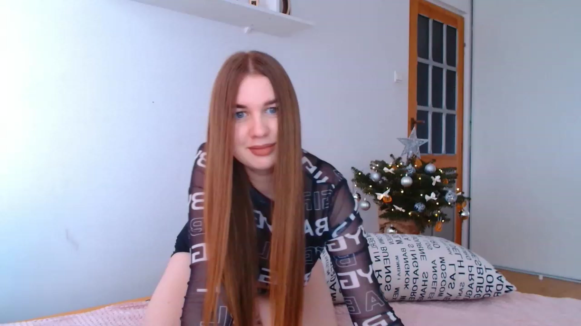 Gallery image thumbnail from IFlowersGirl's myfreecams stream on, 12/25/2022, 13:45 image 4 of 20