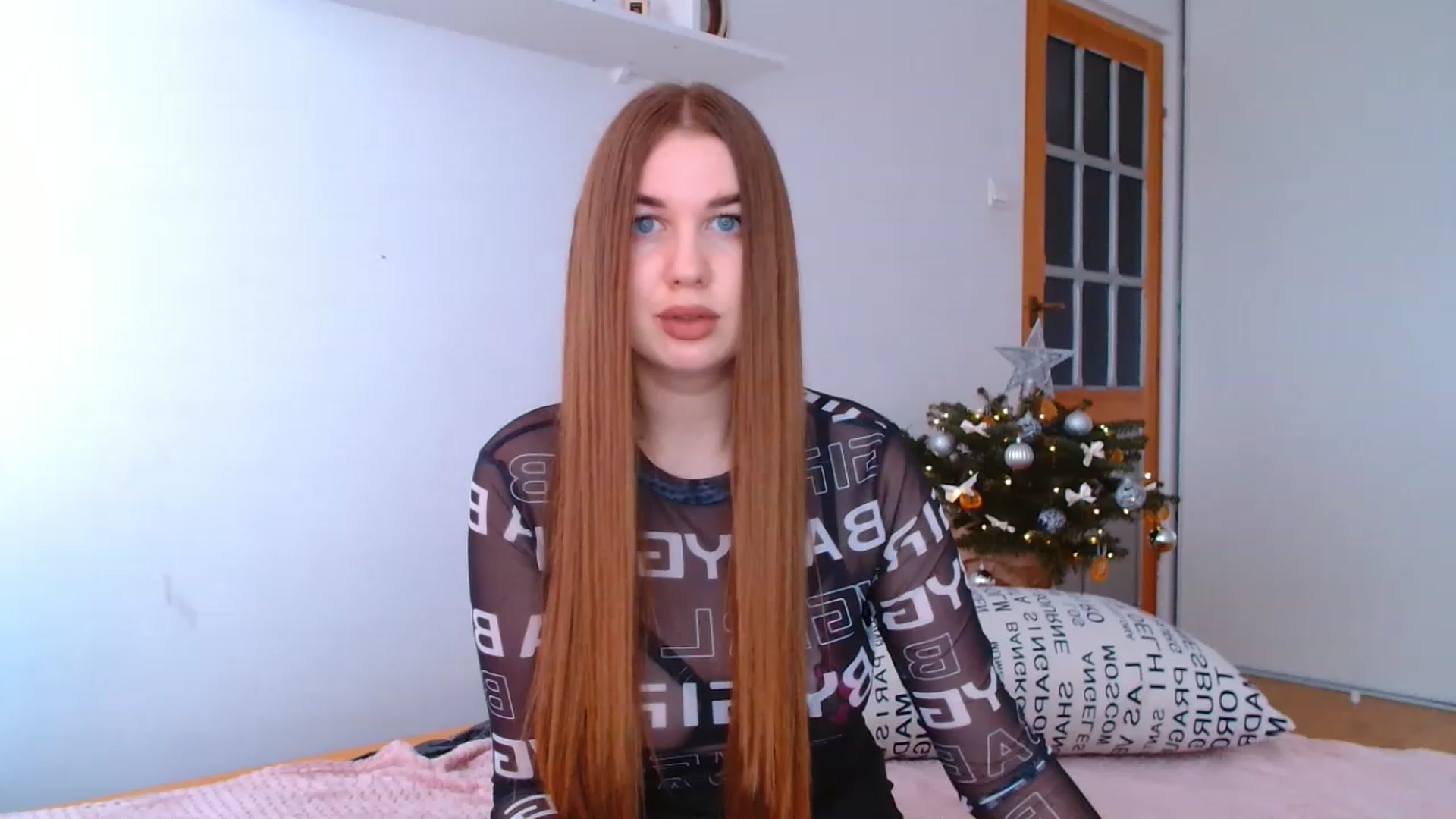 Gallery image thumbnail from IFlowersGirl's myfreecams stream on, 12/25/2022, 13:45 image 10 of 20