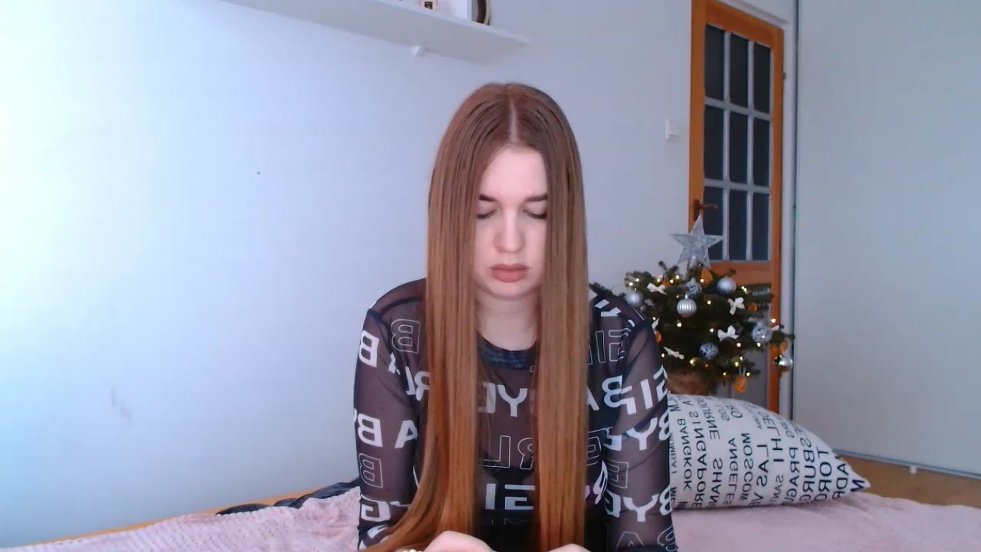 Gallery image thumbnail from IFlowersGirl's myfreecams stream on, 12/25/2022, 13:45 image 18 of 20