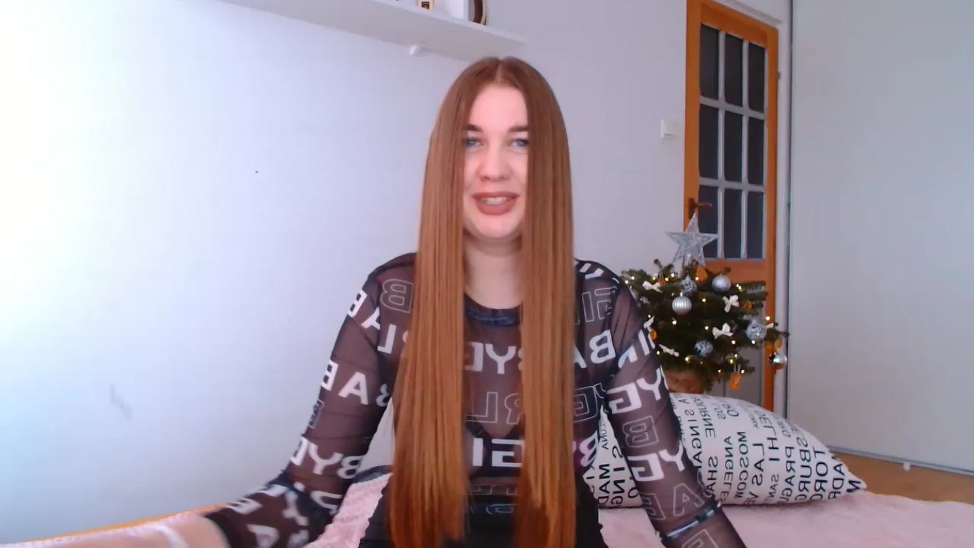 Gallery image thumbnail from IFlowersGirl's myfreecams stream on, 12/25/2022, 13:45 image 12 of 20