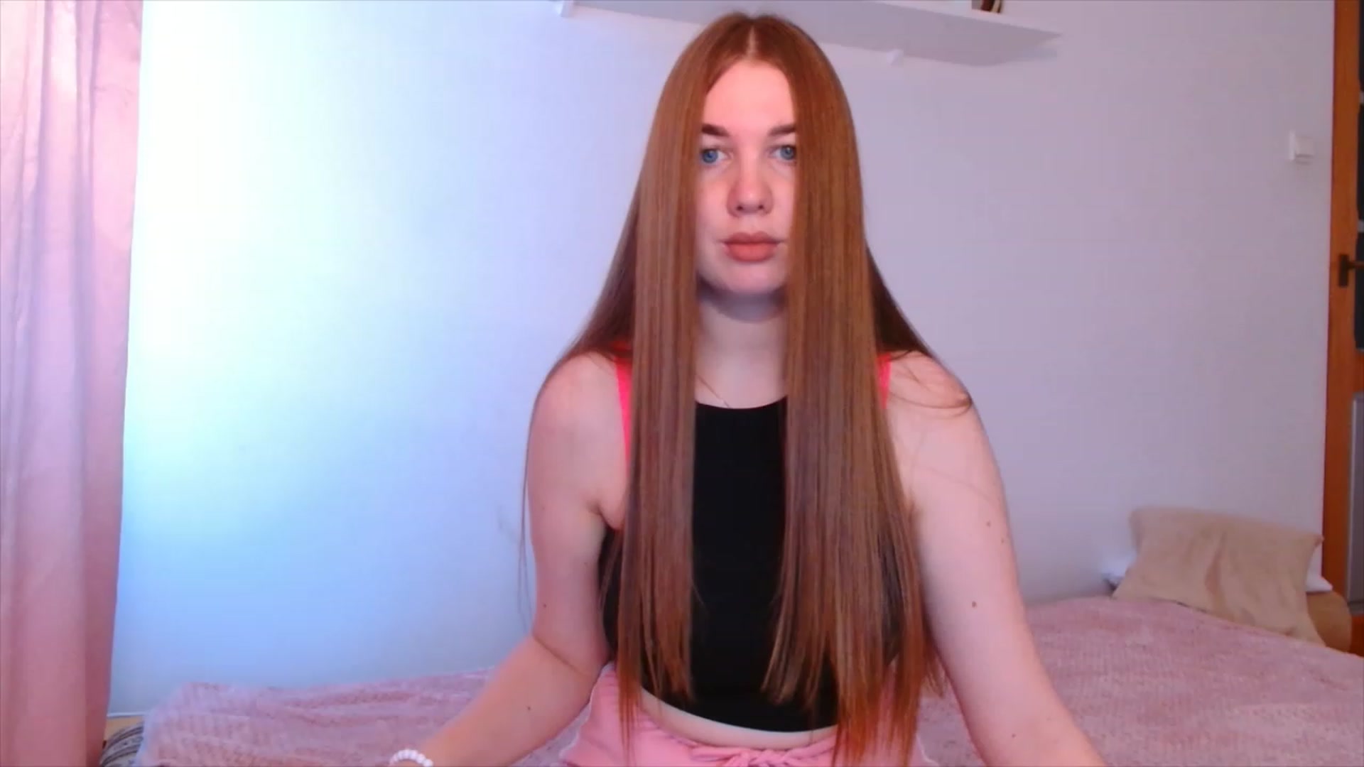 Gallery image thumbnail from IFlowersGirl's myfreecams stream on, 12/26/2022, 12:25 image 2 of 20