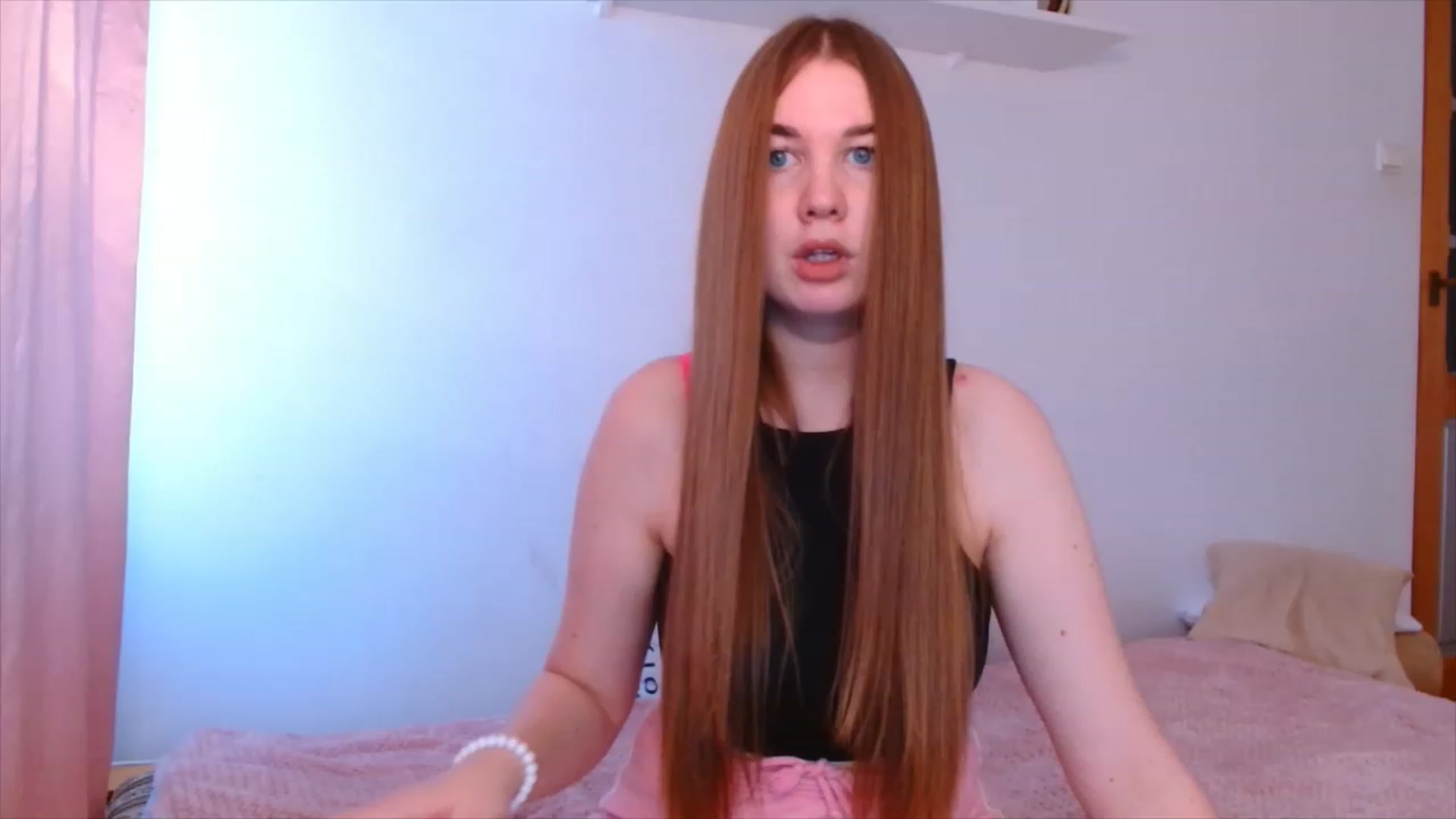 Gallery image thumbnail from IFlowersGirl's myfreecams stream on, 12/26/2022, 12:25 image 7 of 20