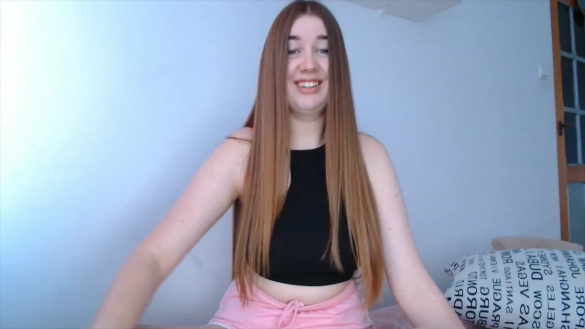 Gallery image thumbnail from IFlowersGirl's myfreecams stream on, 12/26/2022, 13:31 image 17 of 20