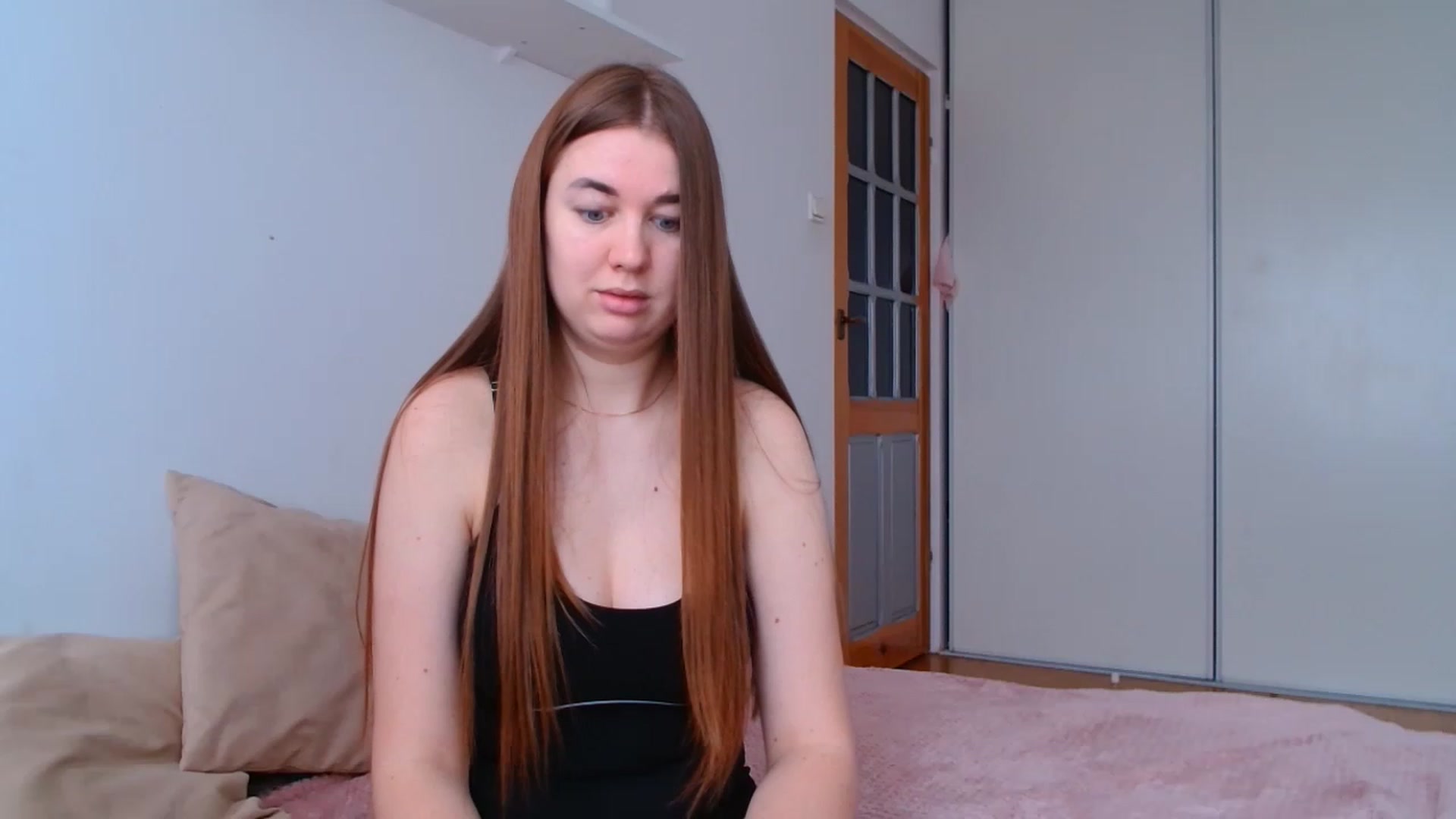 Gallery image thumbnail from IFlowersGirl's myfreecams stream on, 12/29/2022, 09:39 image 7 of 20